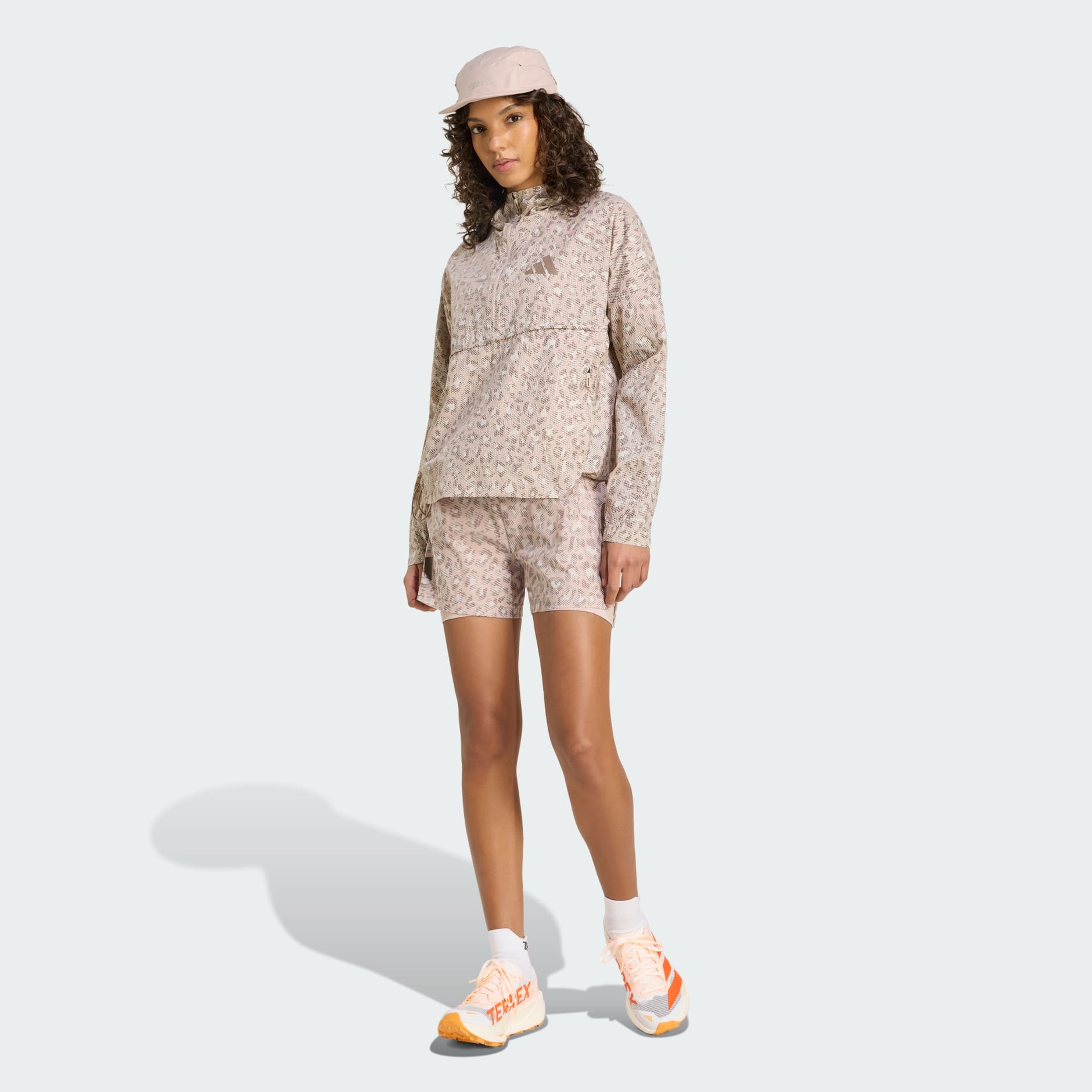 Anorak rezistent la v&acirc;nt Terrex Xploric CLIMA365 cu imprimeu