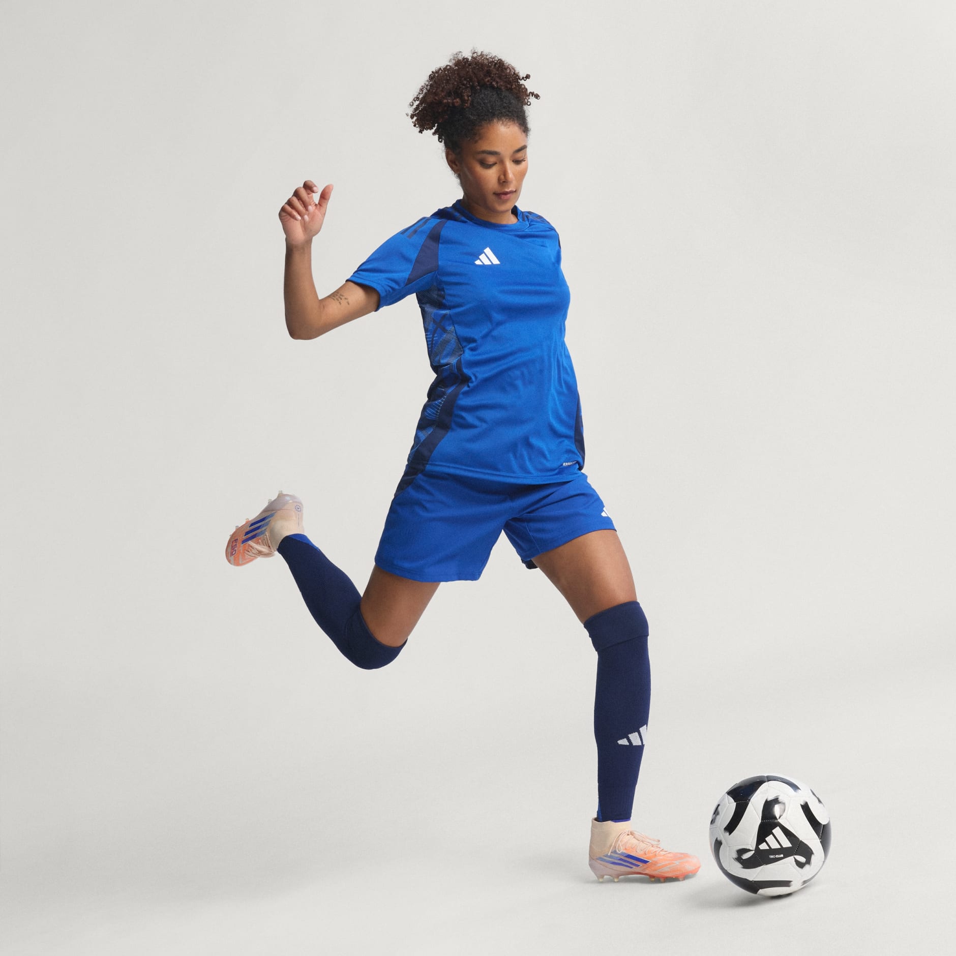 حذاء الأرضيات الصلبة/العشب الصناعي F50 Sparkfusion Elite Mid