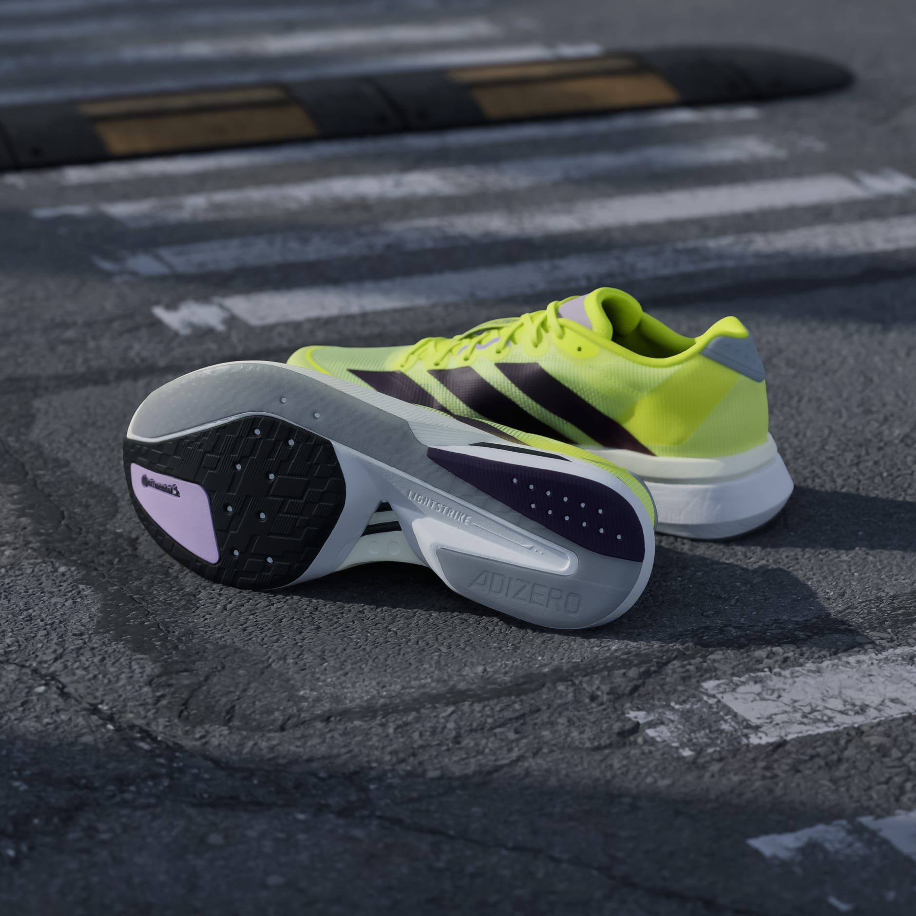 Adizero Boston 13 鞋