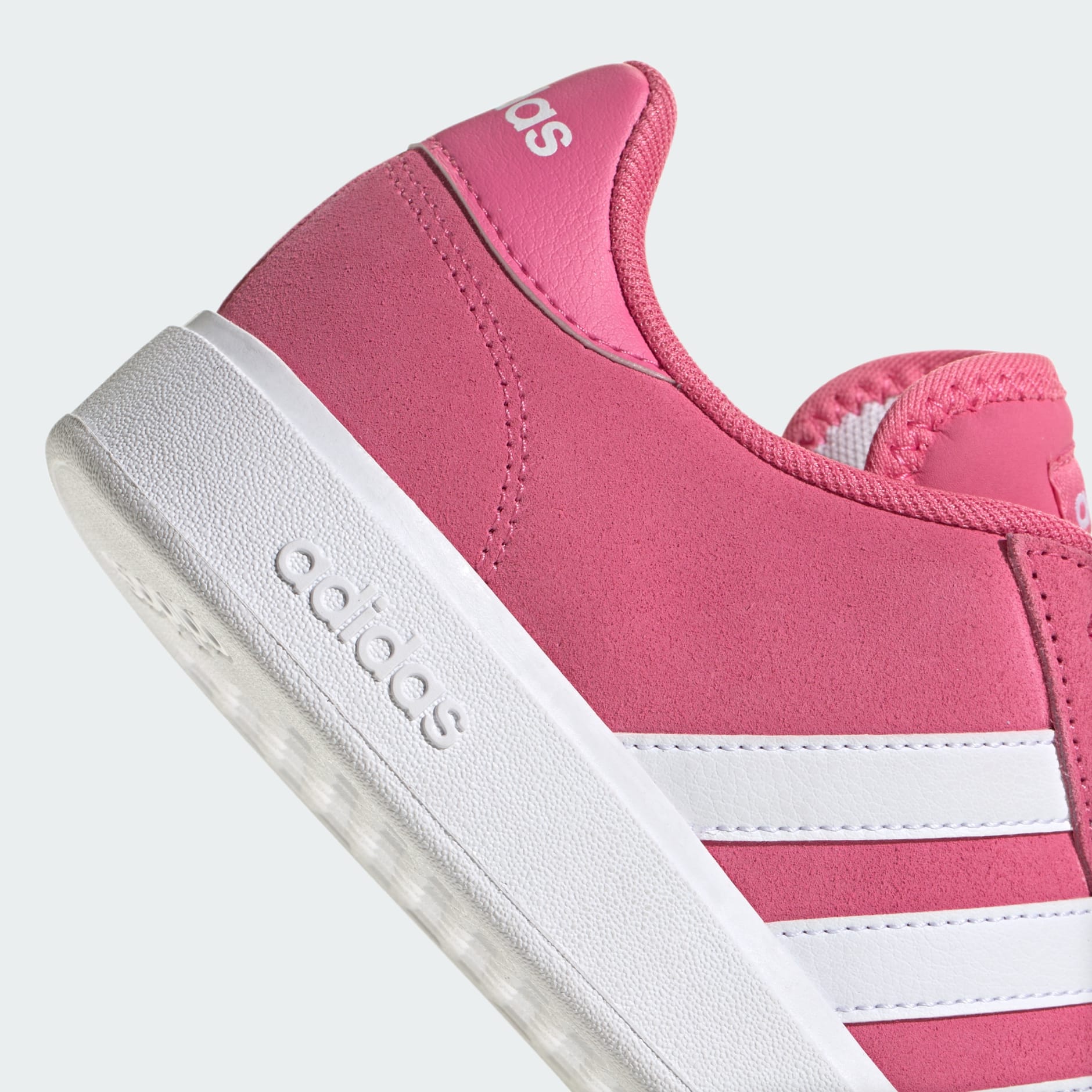 Pantofi Grand Court Base anii 2000