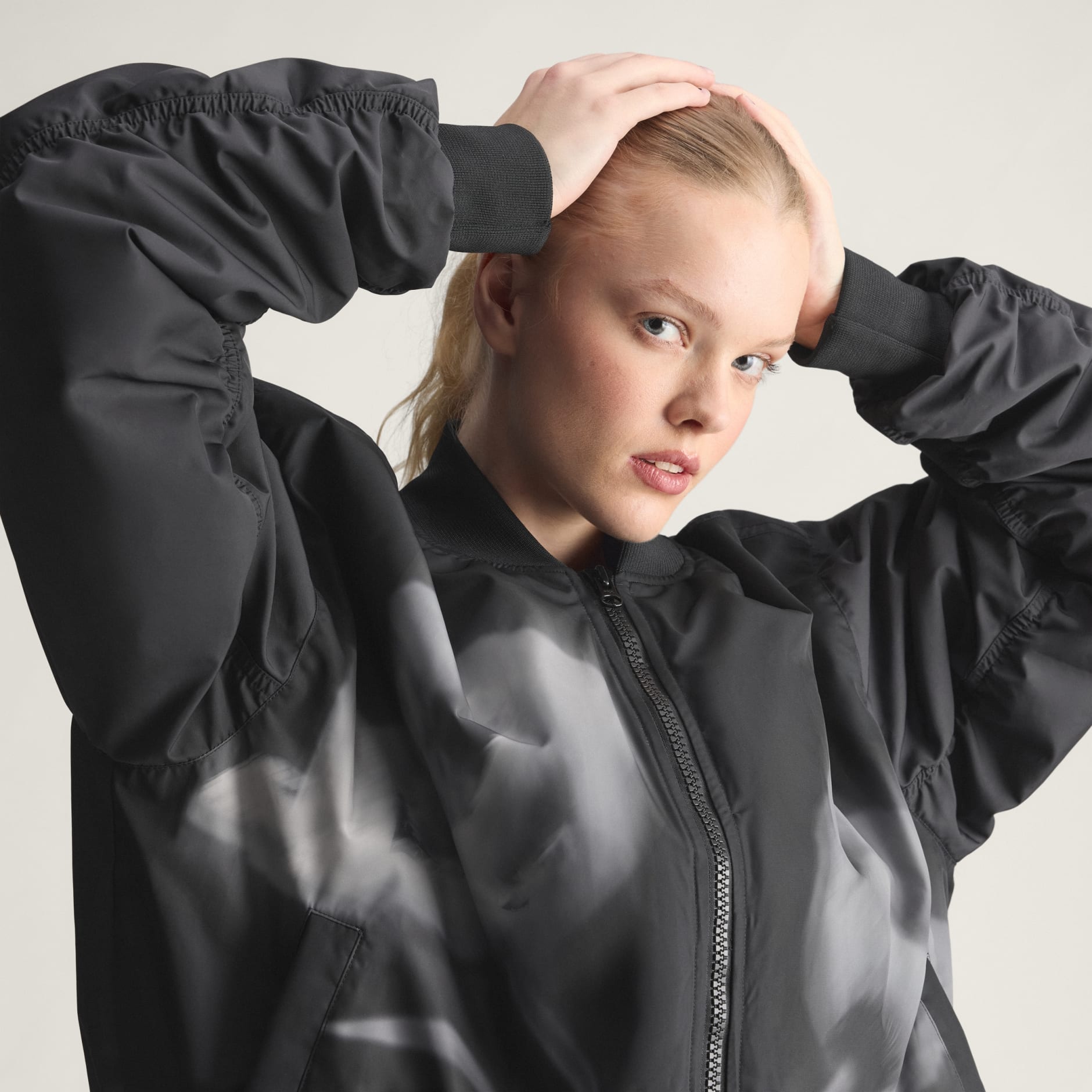 Jachetă de aviator adidas by Stella McCartney din țesătură, cu imprimeu