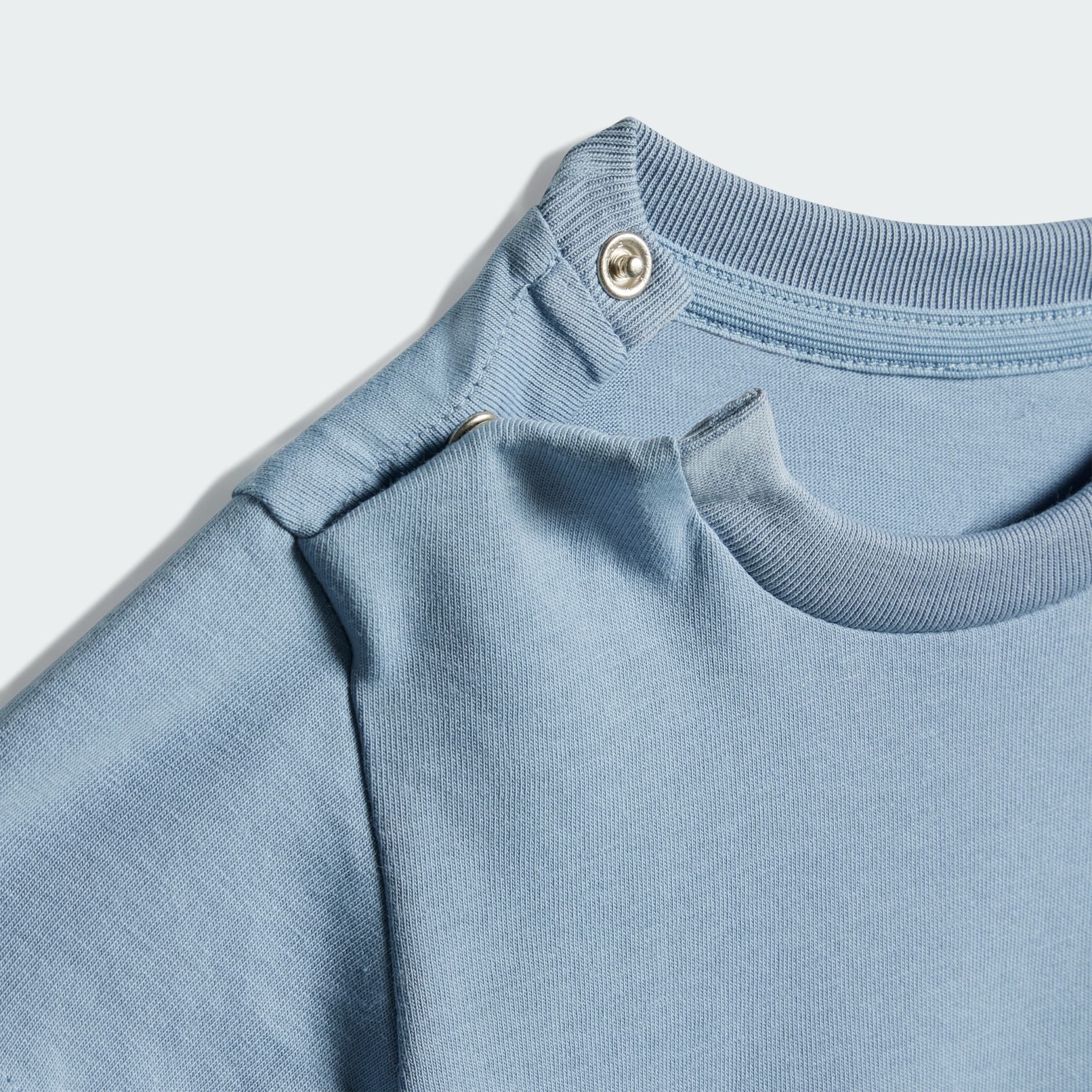 طقم شورت وتيشيرت للأطفال