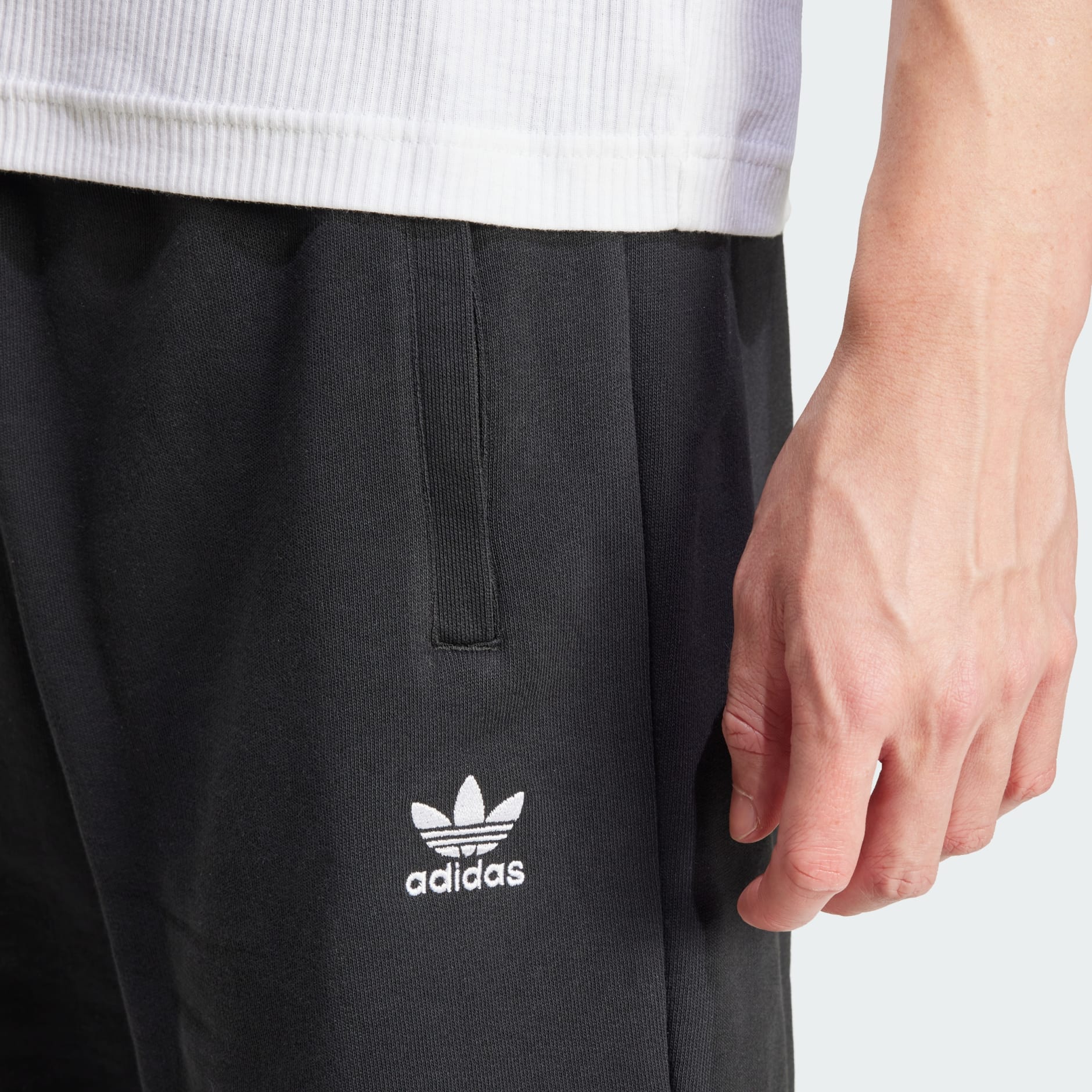 Essentials Trefoil Shorts