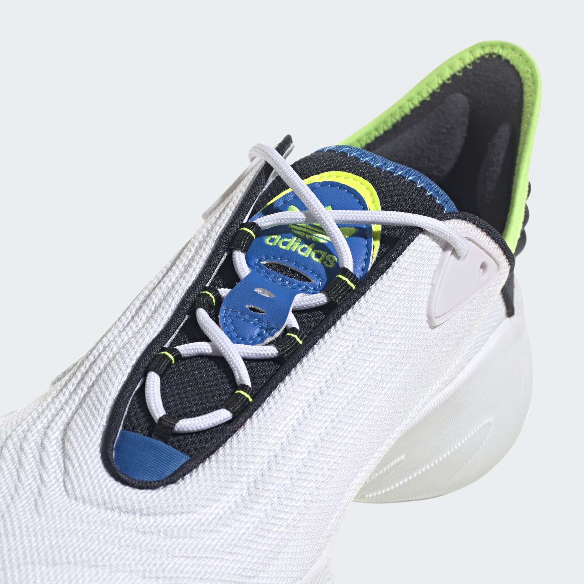 Tenis adidas SLTN
