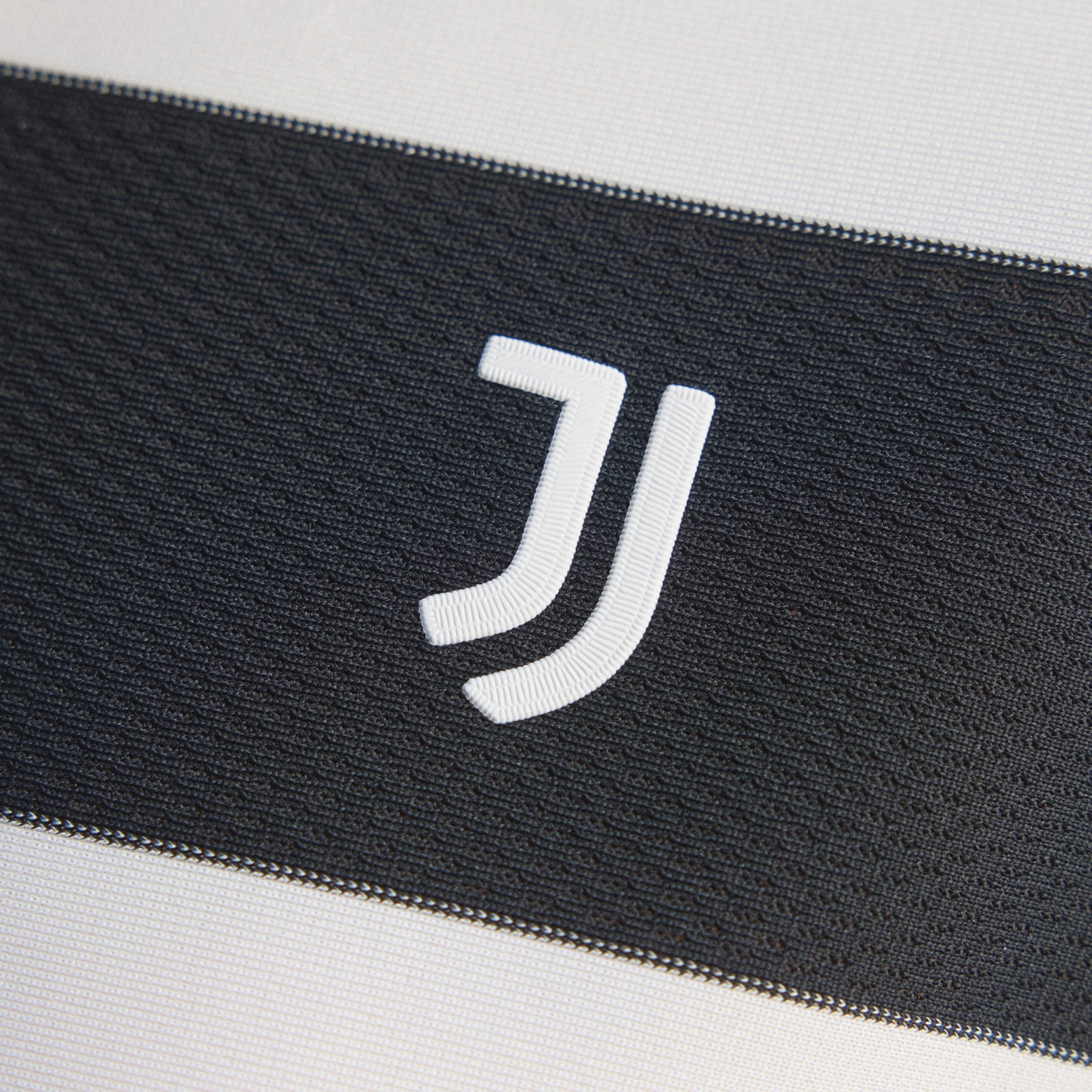 TRICOU CU M&Acirc;NECI LUNGI SGURA AUTHENTIC PENTRU FEMEI