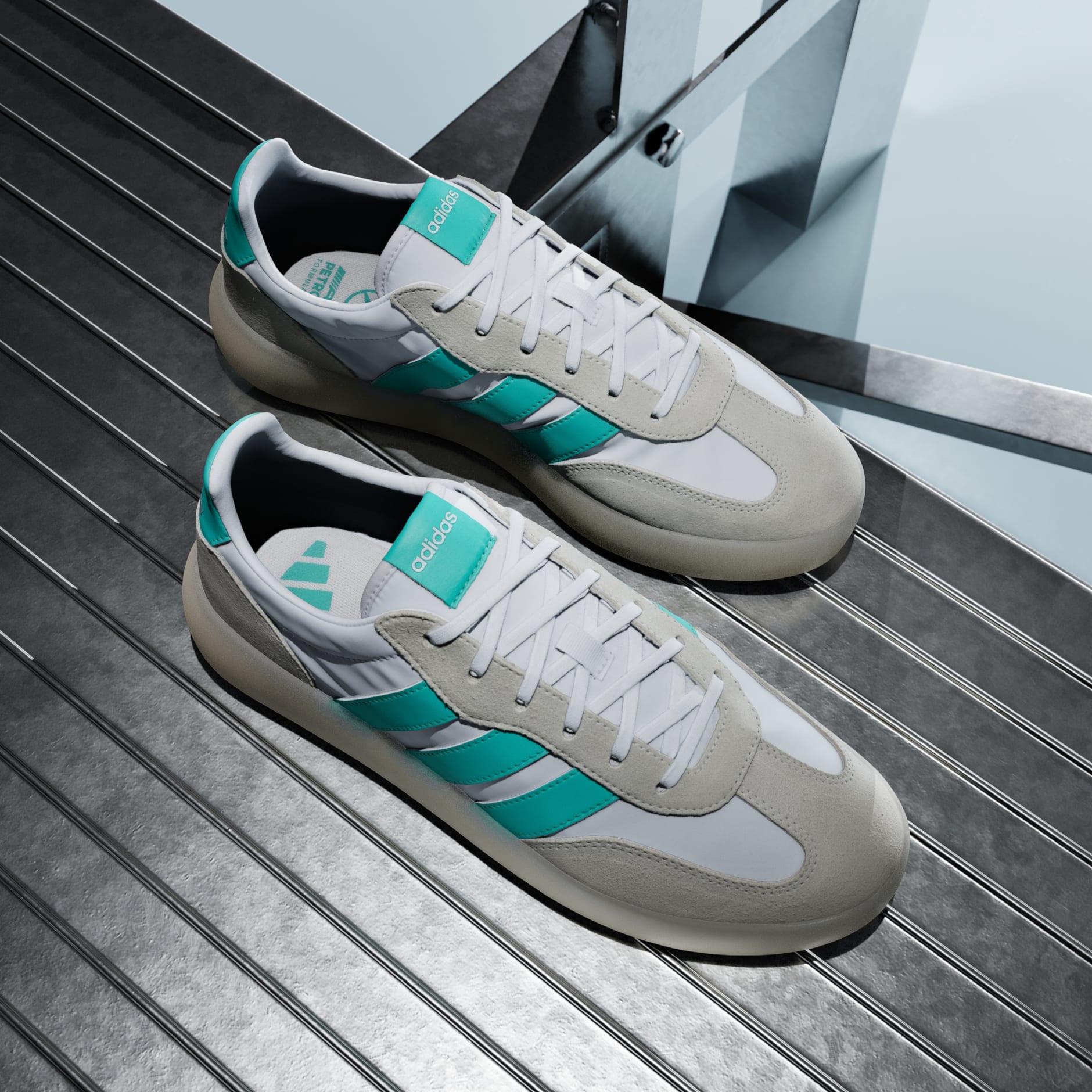 TENISICE MERCEDES - AMG PETRONAS FORMULA ONE TEAM BARREDA DECODE