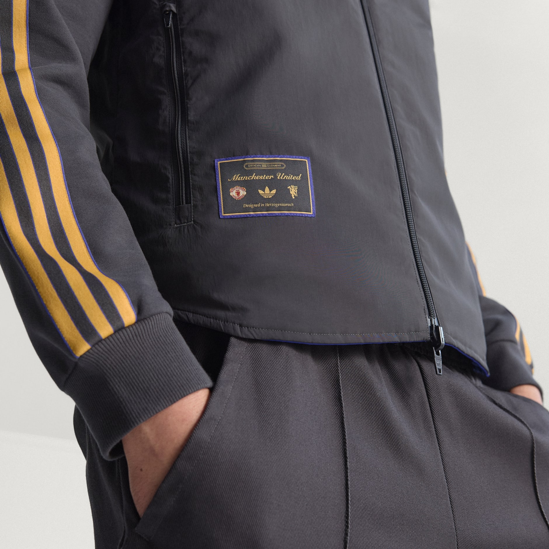 Manchester United Terrace Icons Vest