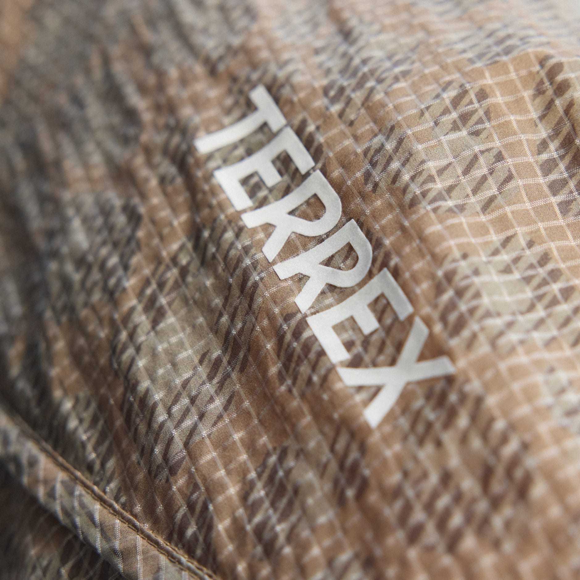 Hanorac rezistent la v&acirc;nt Terrex Xploric CLIMA365 cu imprimeu