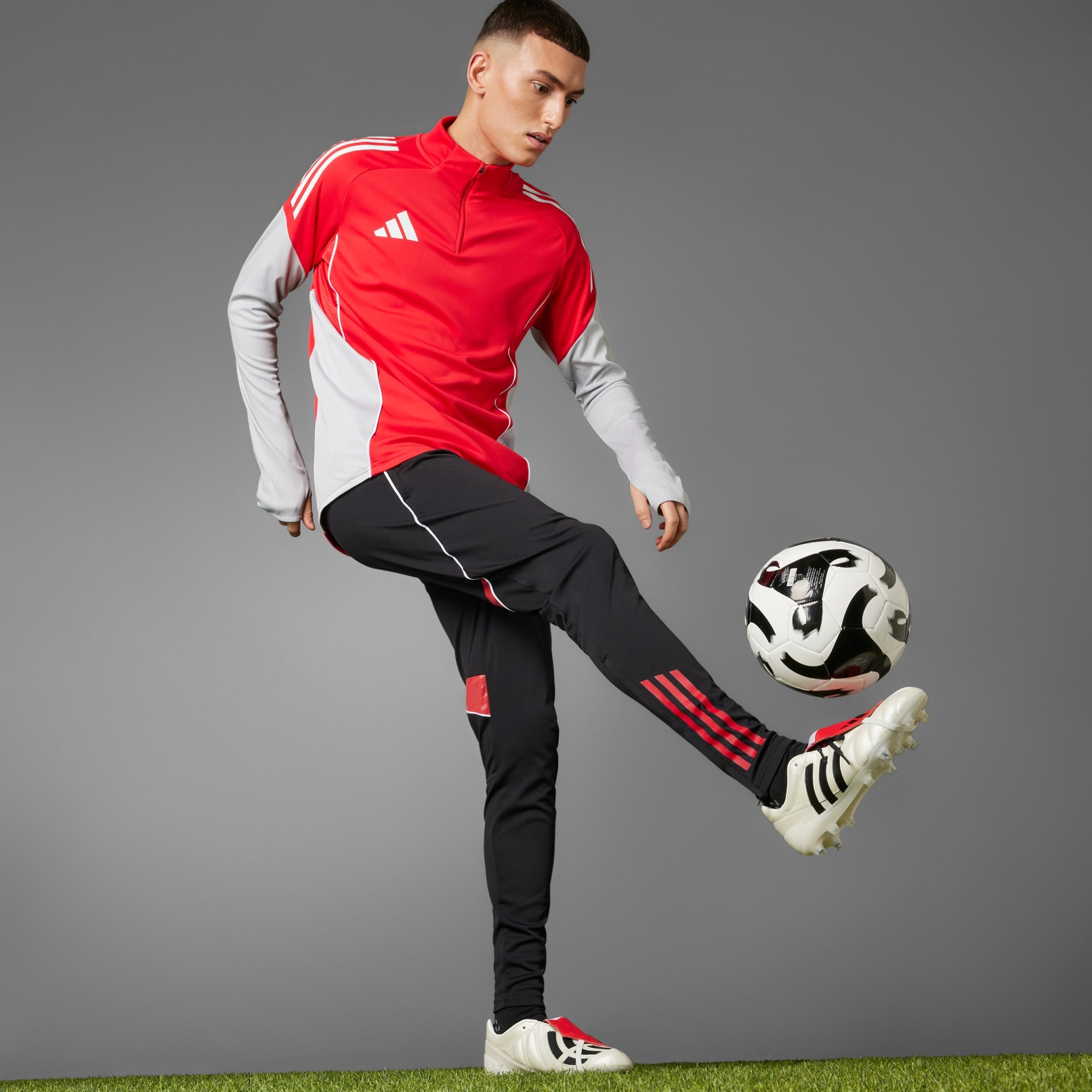 Kopačke za tvrde podloge Predator Mania