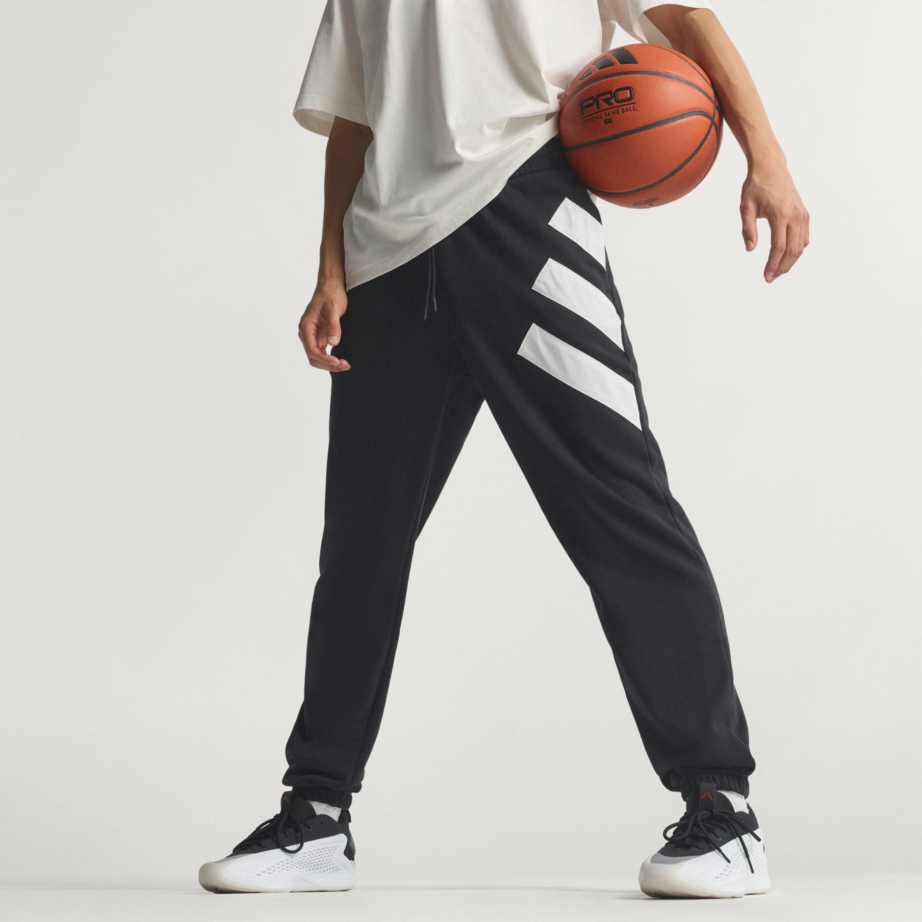 Hlače Anthony Edwards Foundation Fleece