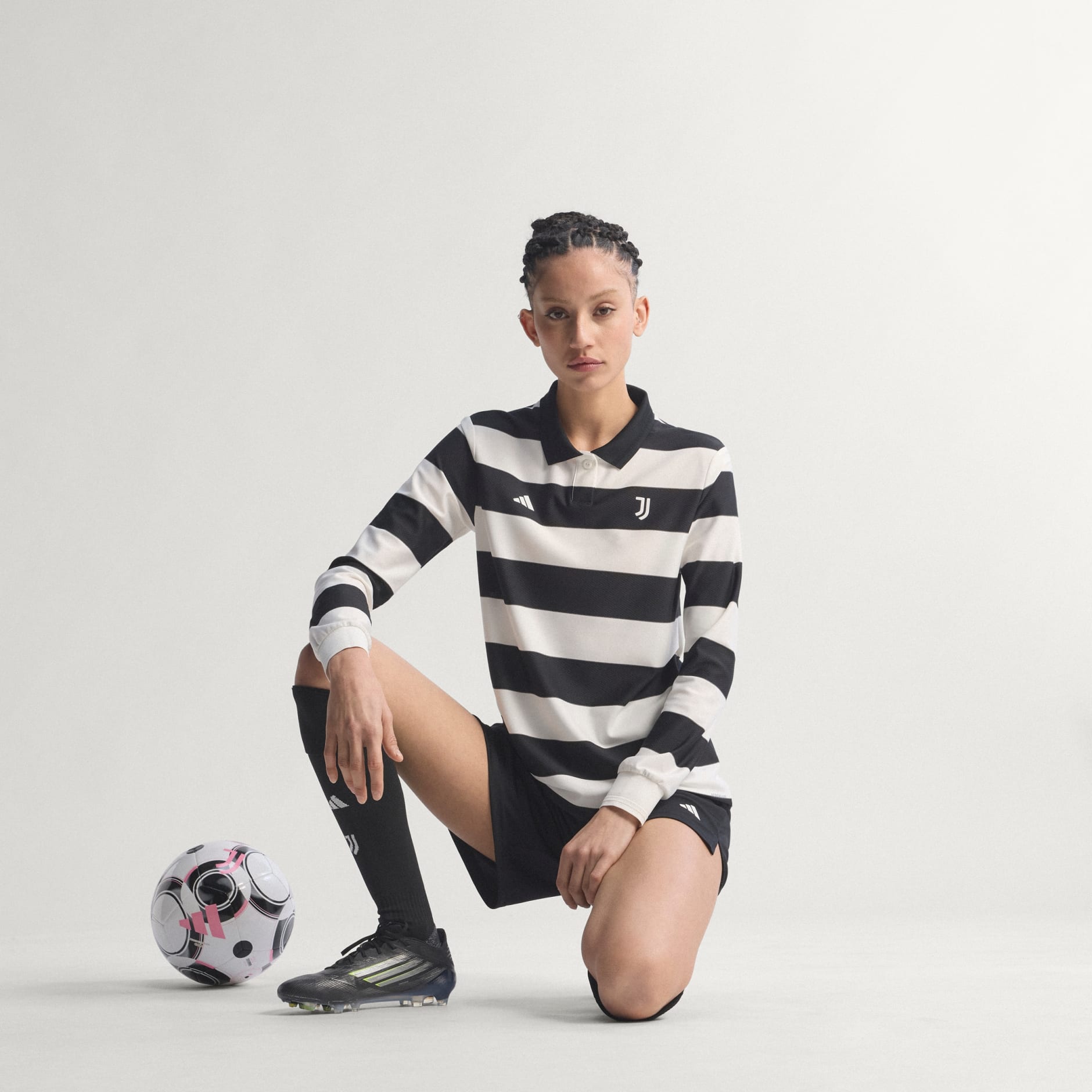 TRICOU CU M&Acirc;NECI LUNGI SGURA AUTHENTIC PENTRU FEMEI