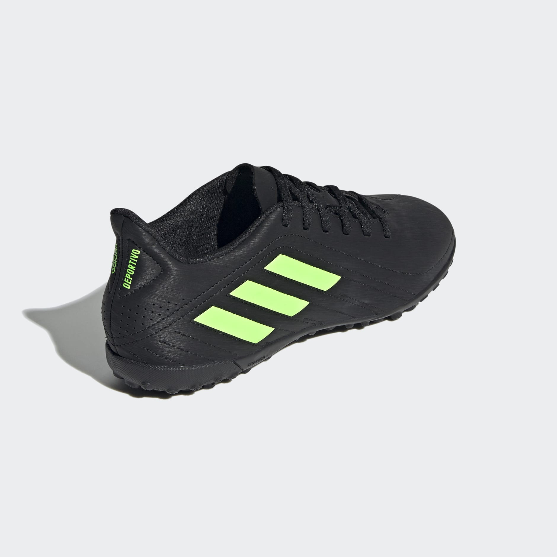 Deportivo Turf Boots
