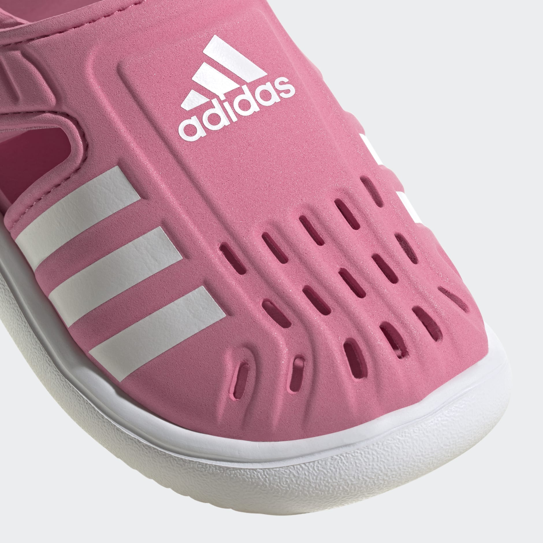 Closed-Toe Summer Water Sandals