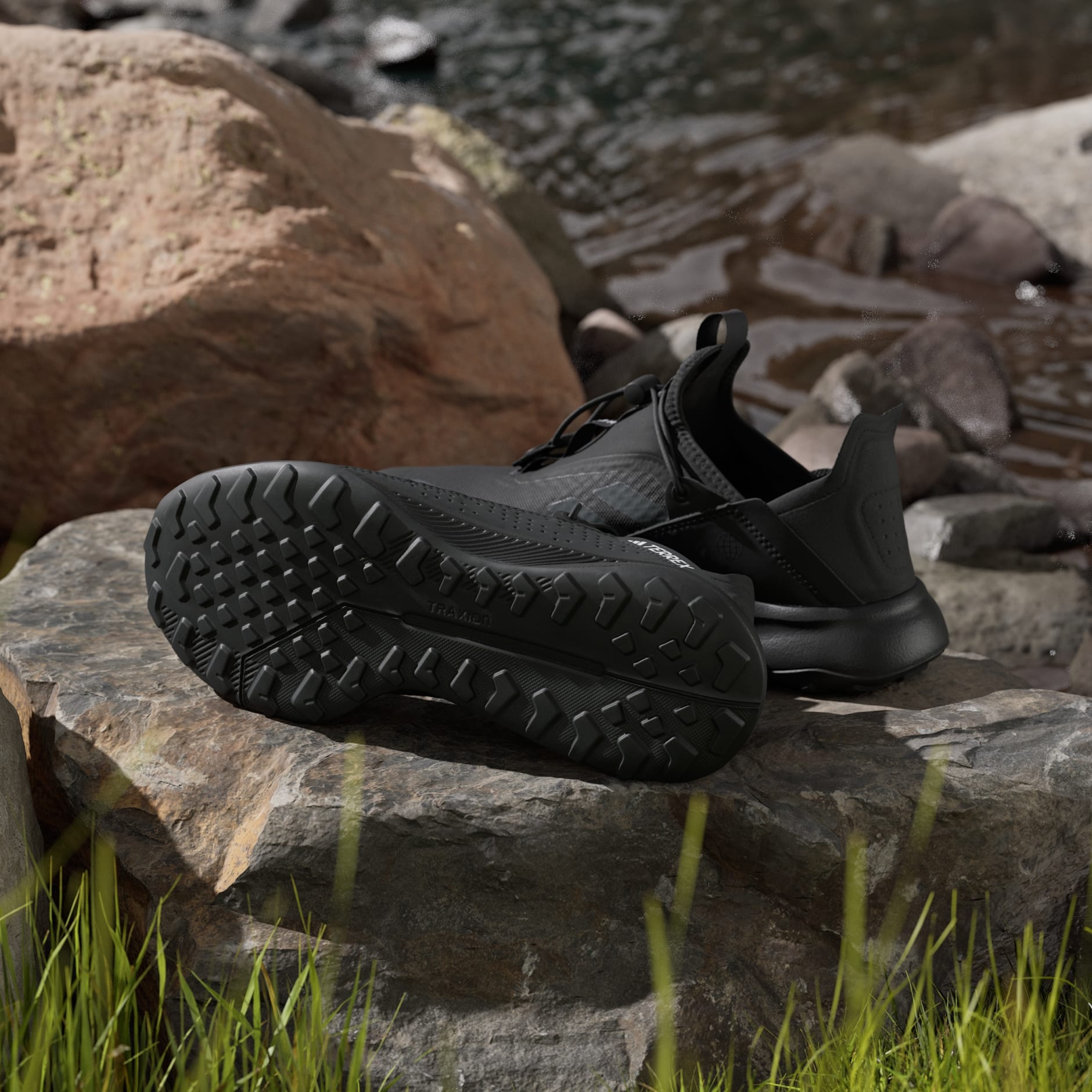 Terrex Voyager 21 Slip-On HEAT.RDY Travel Shoes