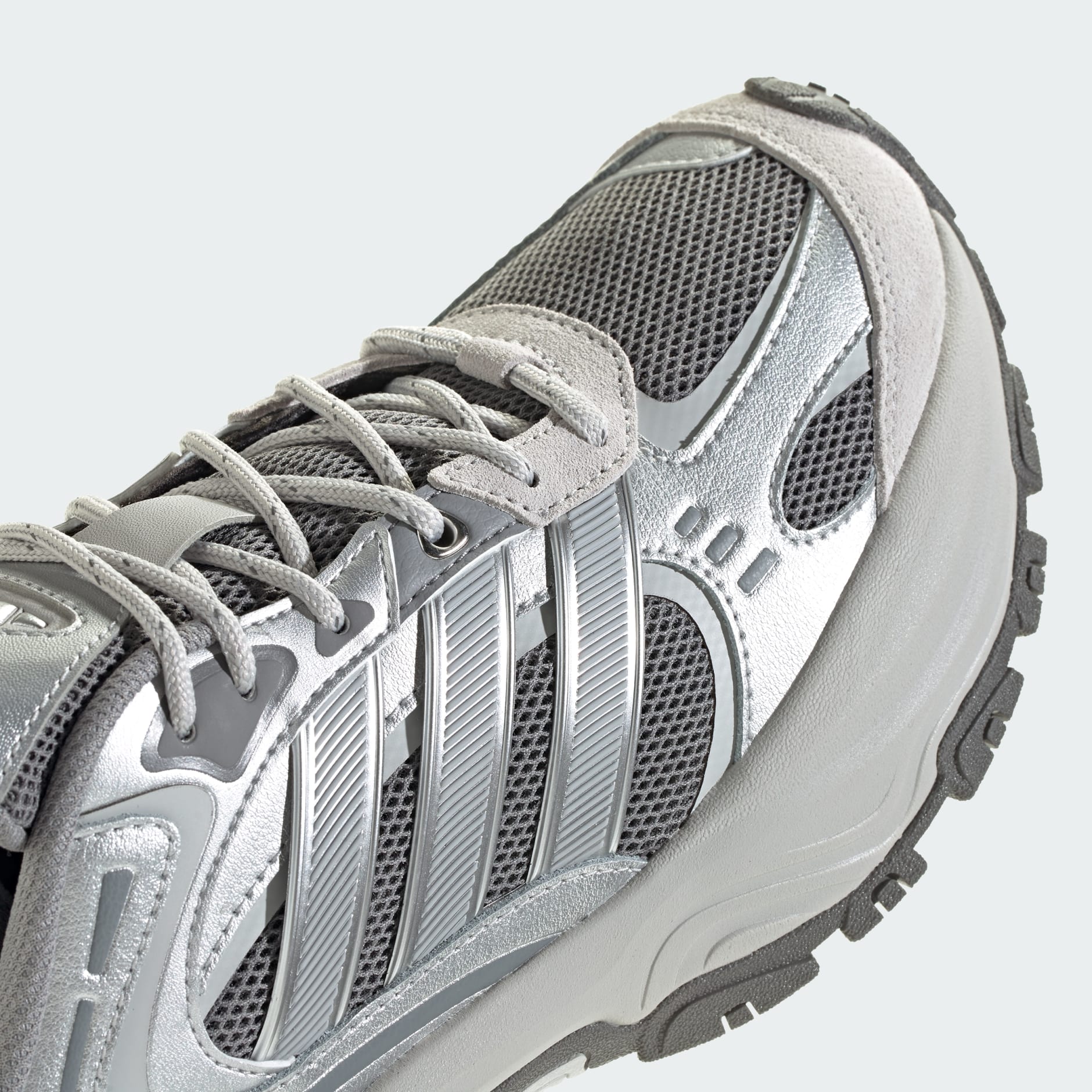 Shadow Fever 運動鞋