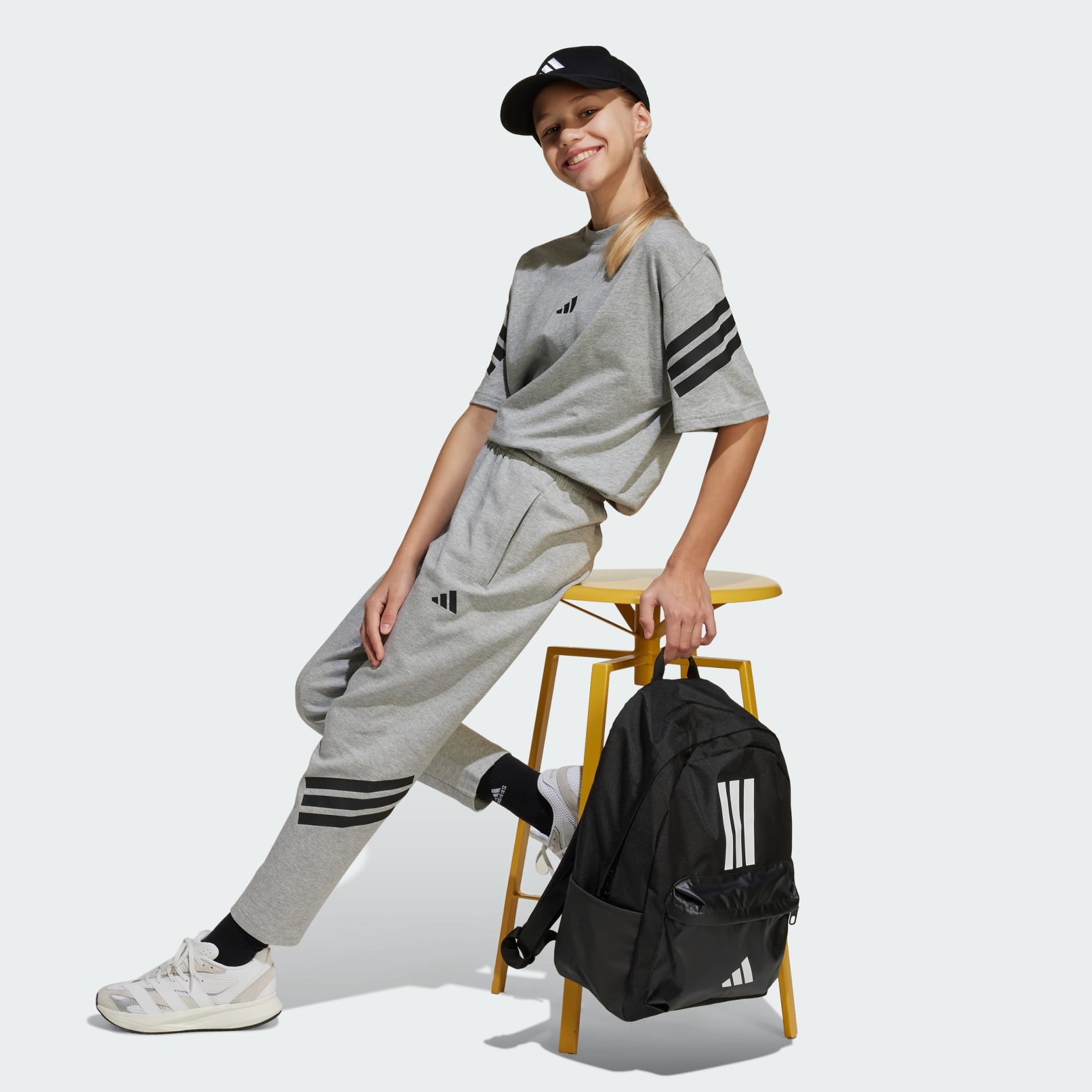 Future Icons 3-Stripes Ankle-Length Pants Kids