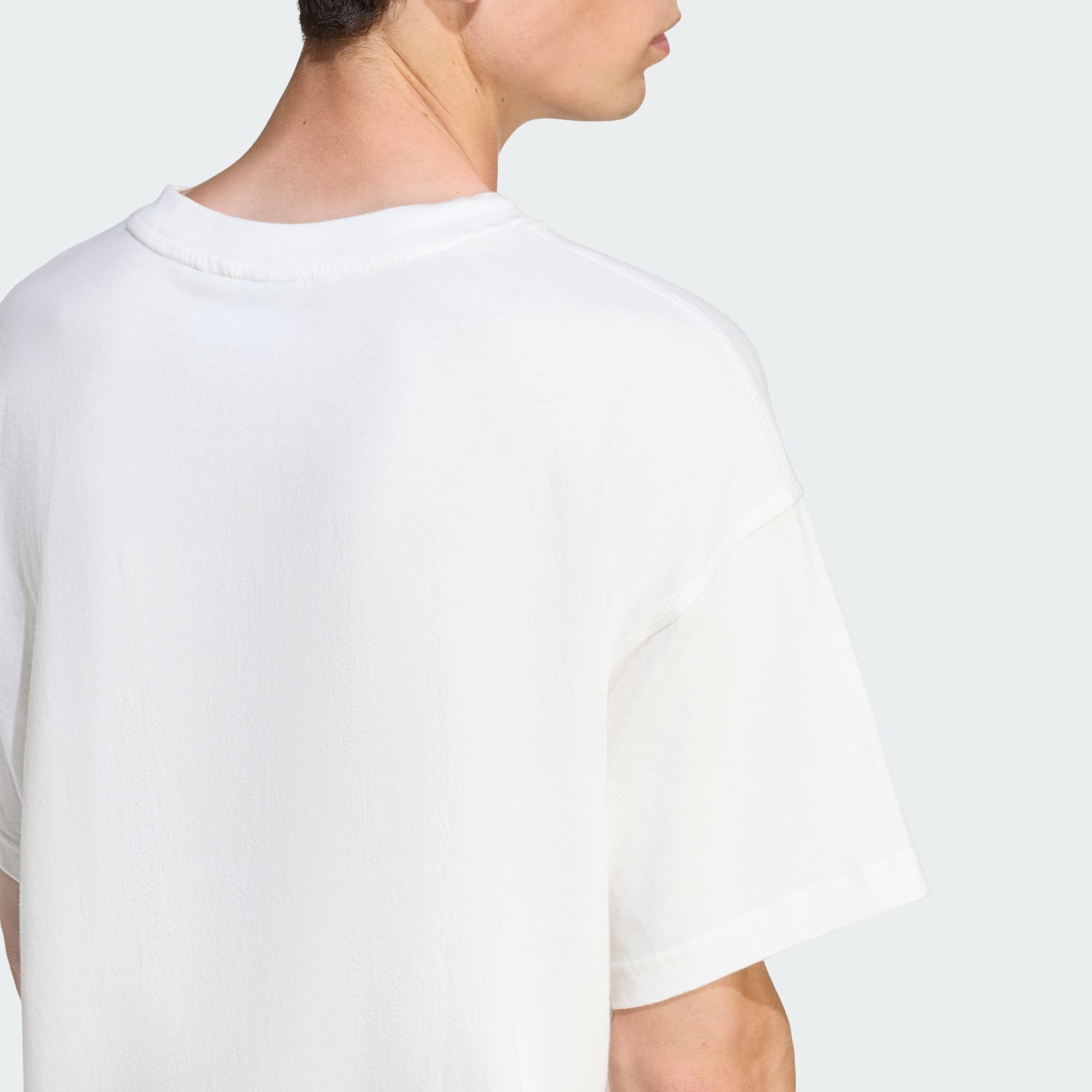 Curved adidas Trefoil Logo GFX Tee