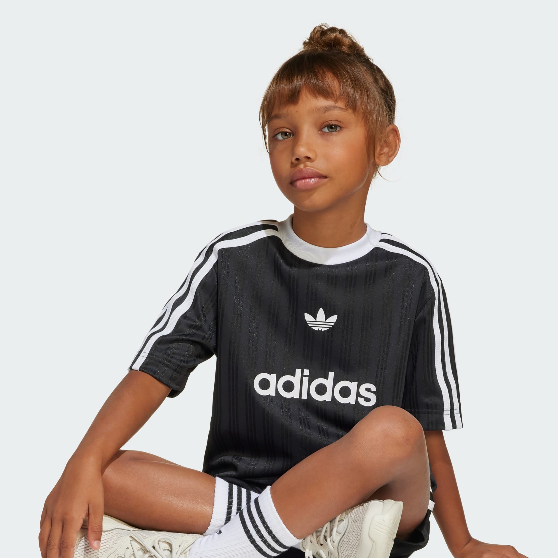 香港キッス Football Shorts and Tee Set Kids - Black | adidas Hong Kong