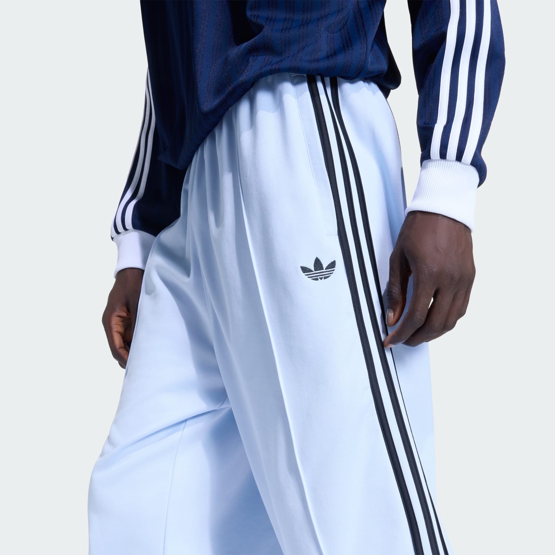 BAGGY TRACK PANTS
