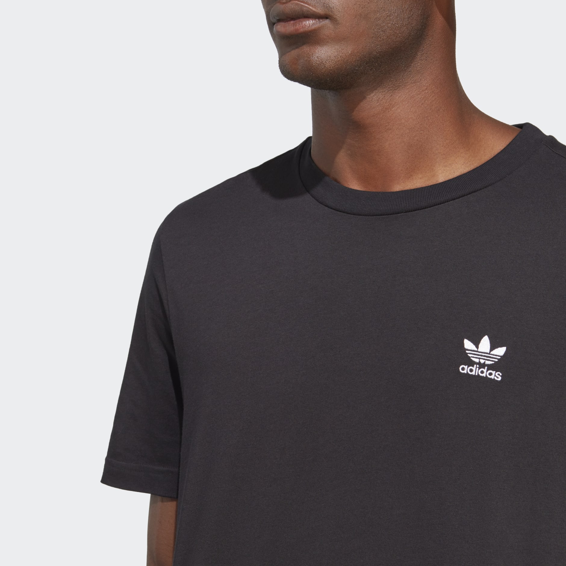 Trefoil Essentials Tee