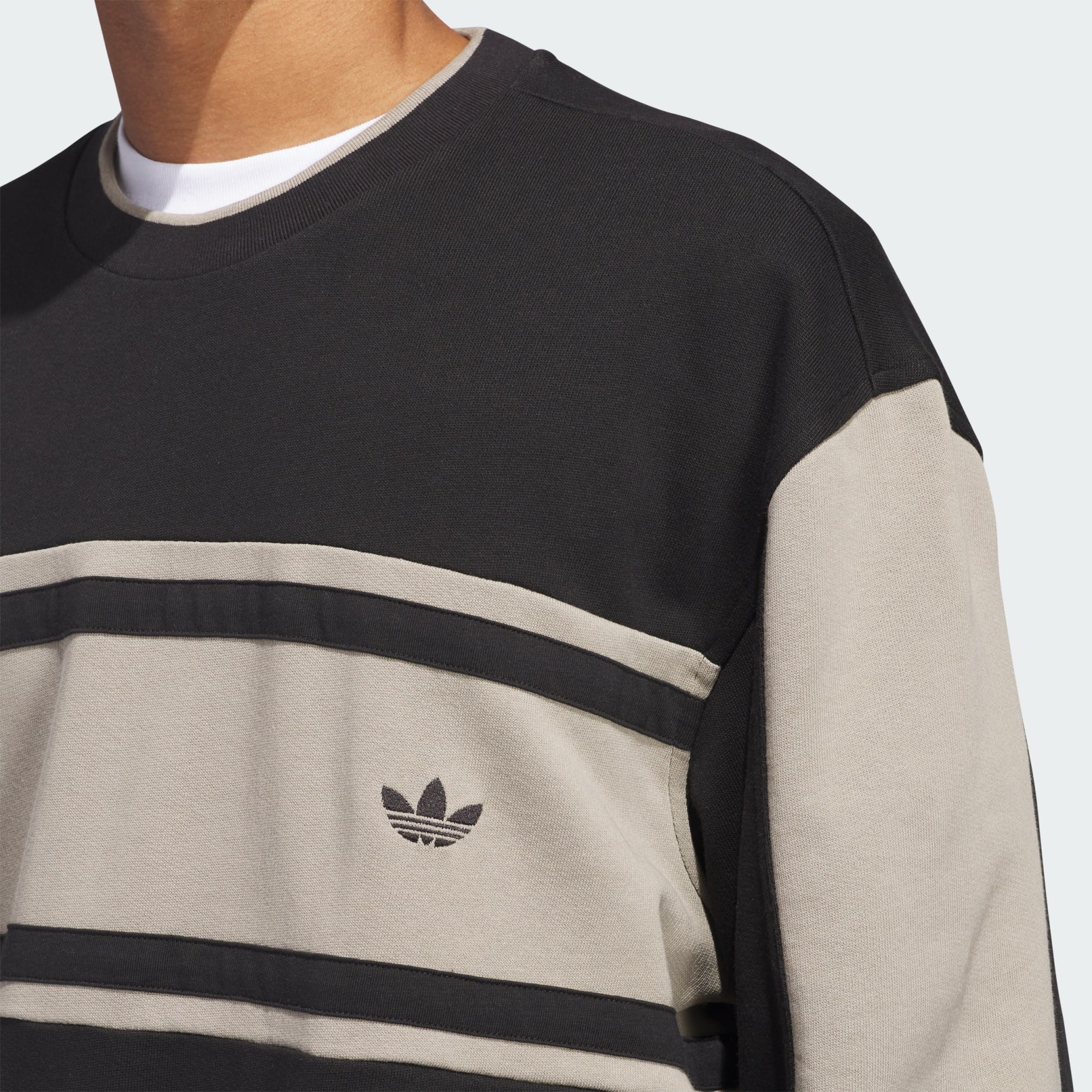 Skateboarding Classic Crewneck Sweater (Gender Neutral)