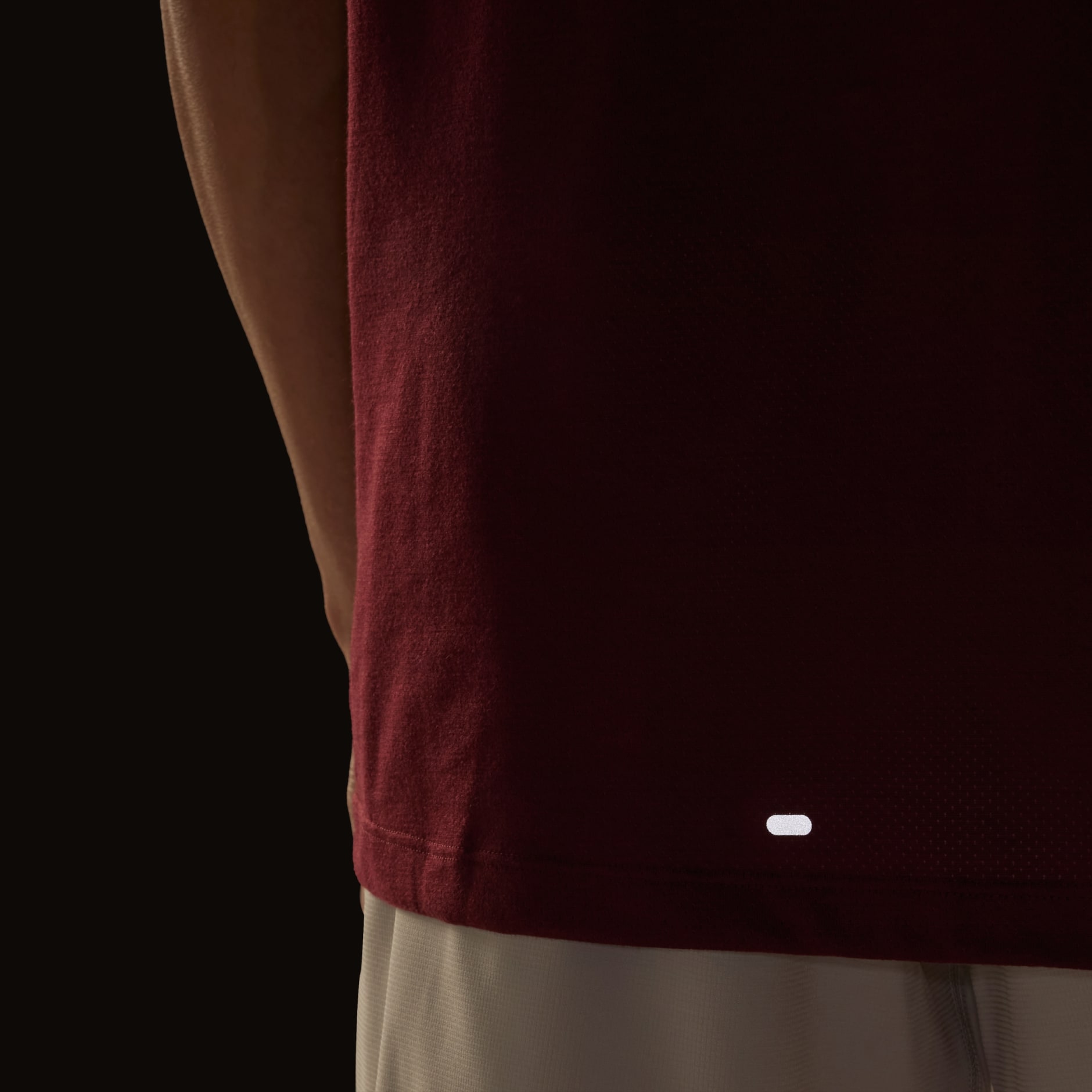 Tricou Own the Run cu 3 dungi