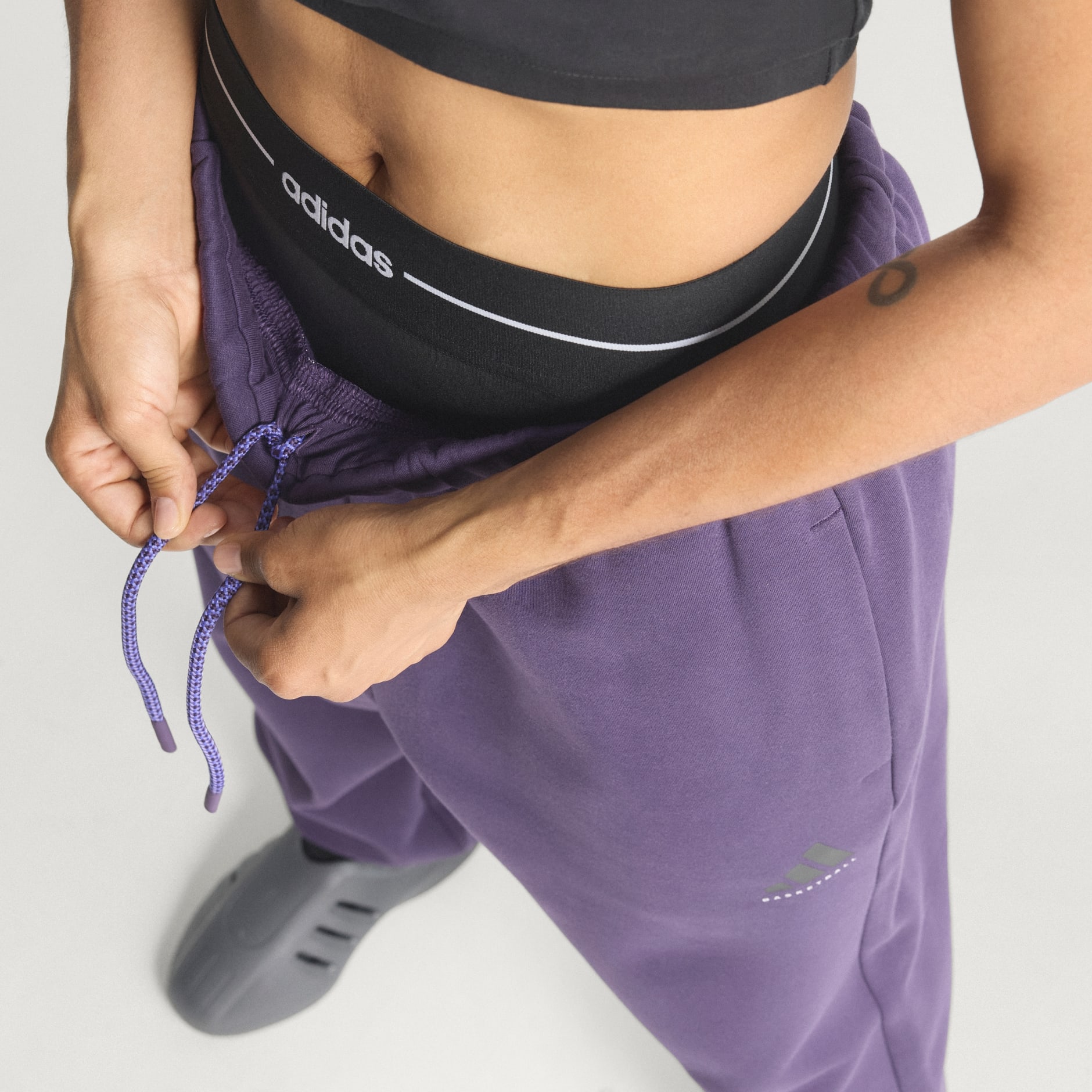 Pantaloni Basketball adidas din fleece (unisex)