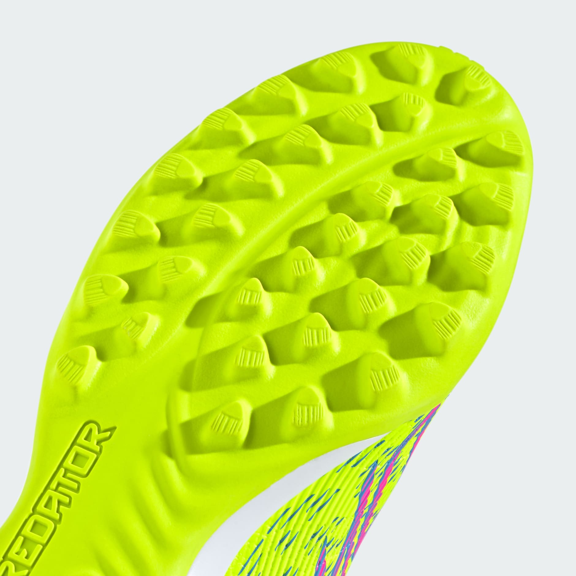 Predator League Turf Boots