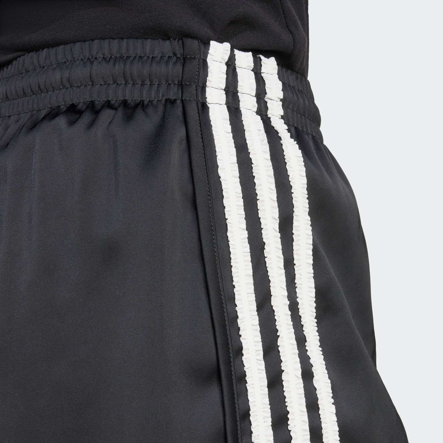 adidas Originals kratke hlače Satin Ruffle 3-Stripes