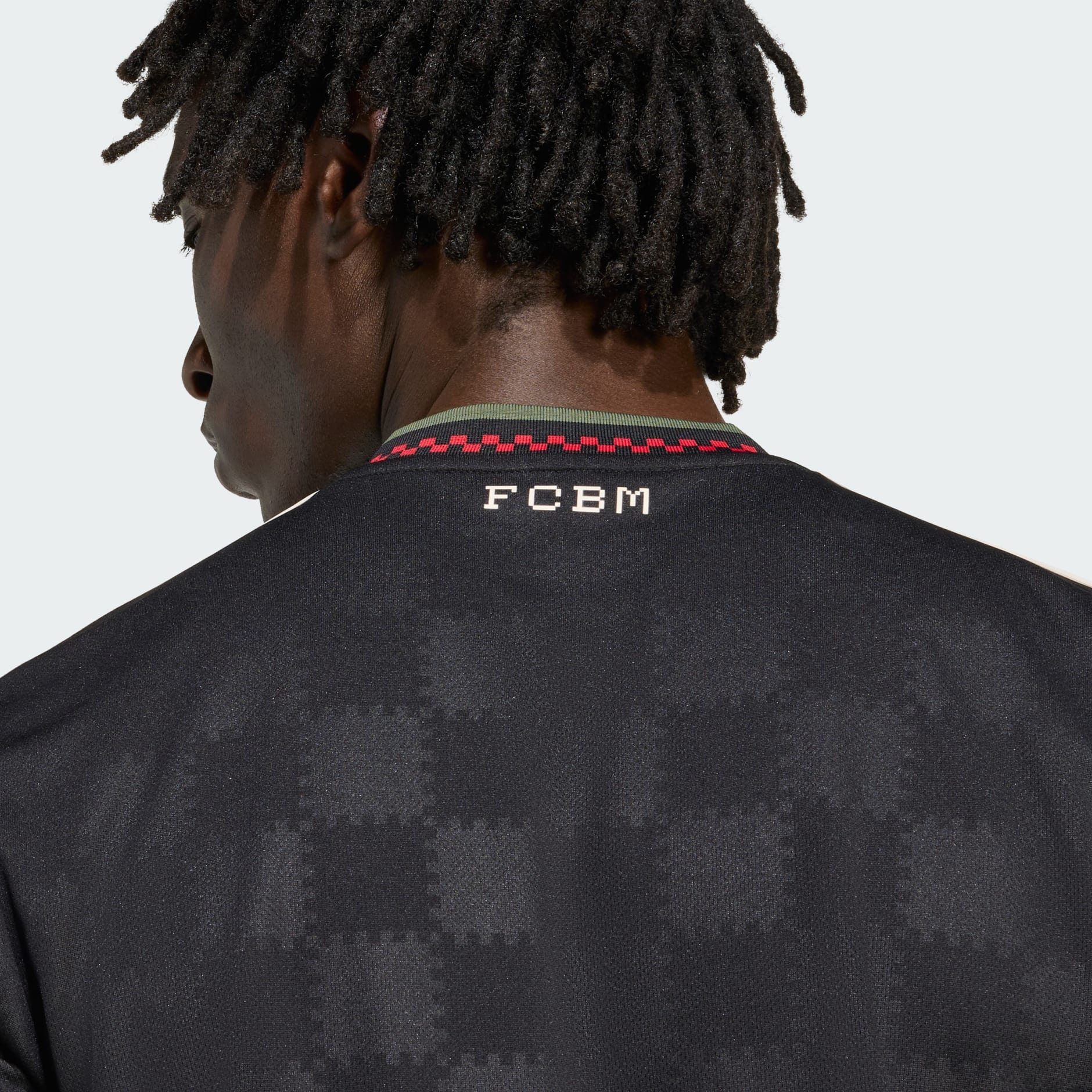 قميص ثالث مريح لفريق بايرن ميونخ 25/26