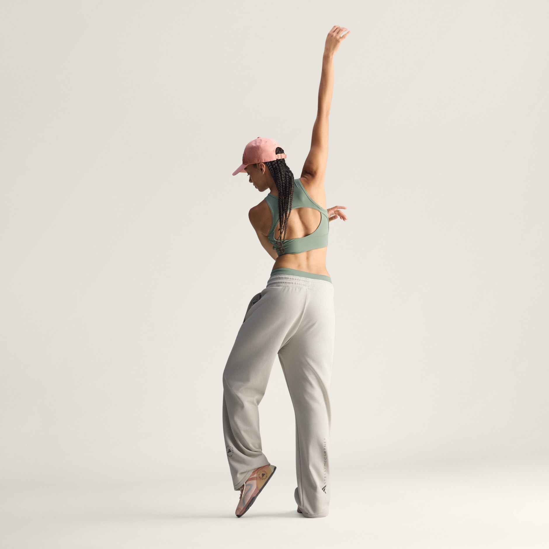 قميص تدريب قصير من أديداس بواسطة Stella McCartney