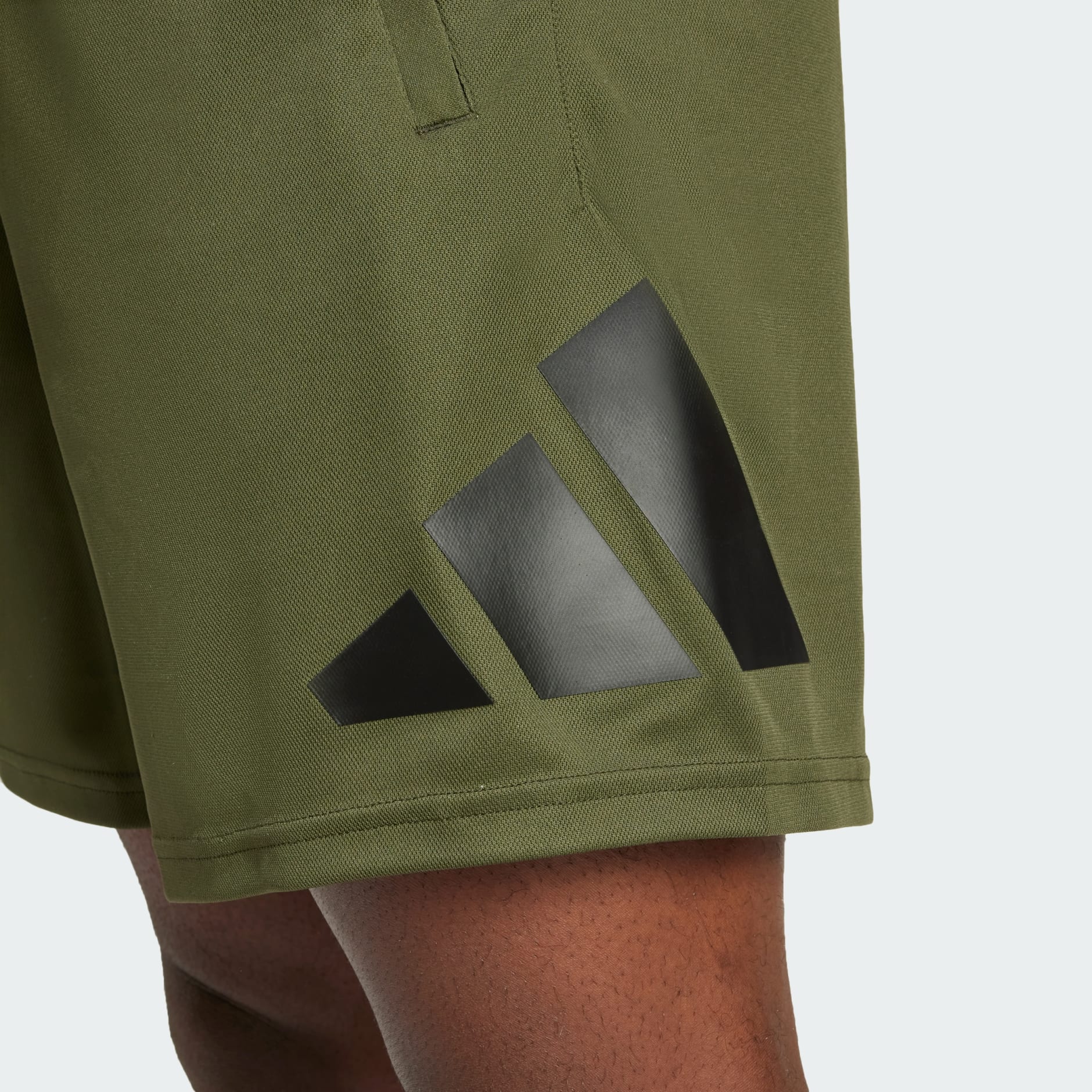 Train Essentials Logo Training Shorts