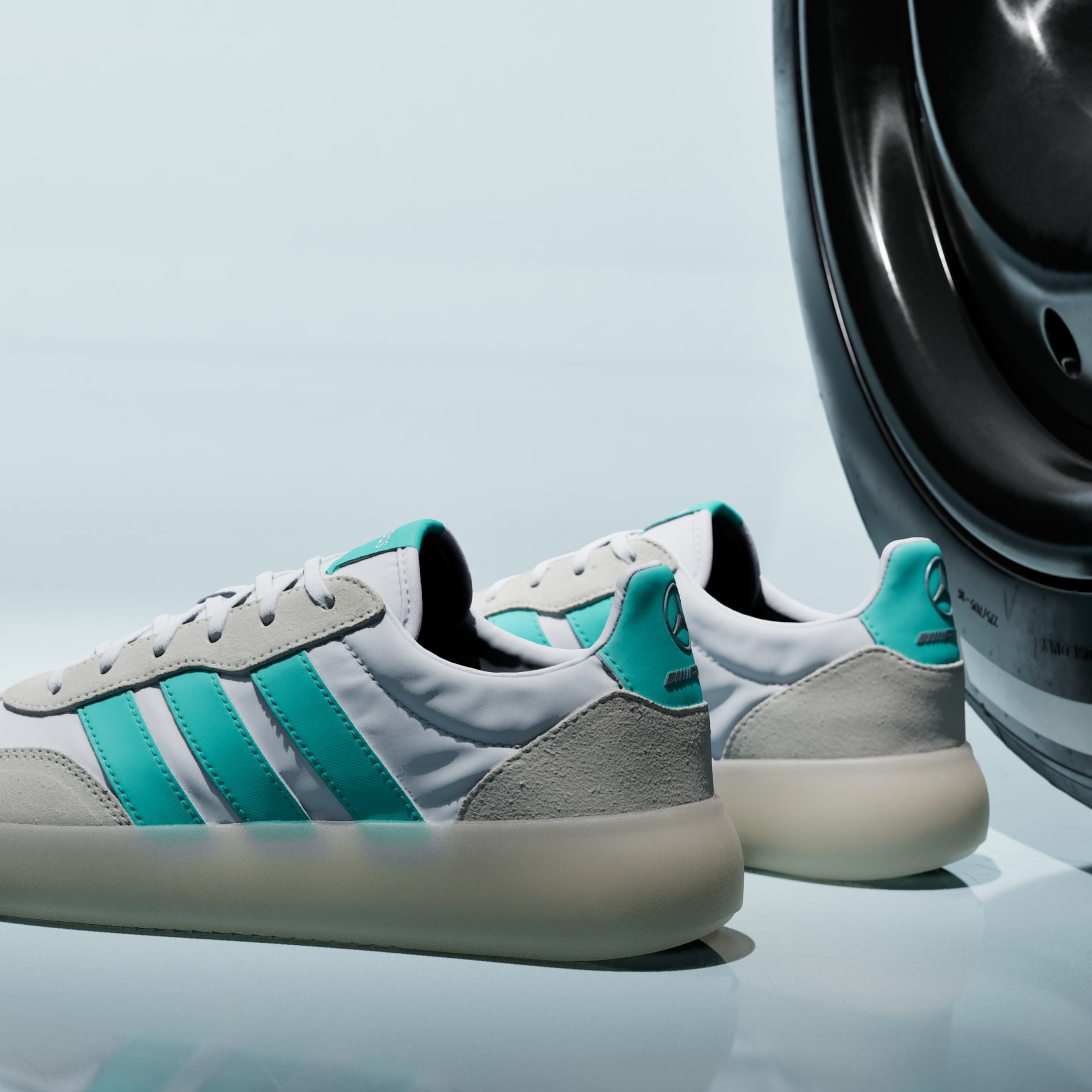 TENISICE MERCEDES - AMG PETRONAS FORMULA ONE TEAM BARREDA DECODE