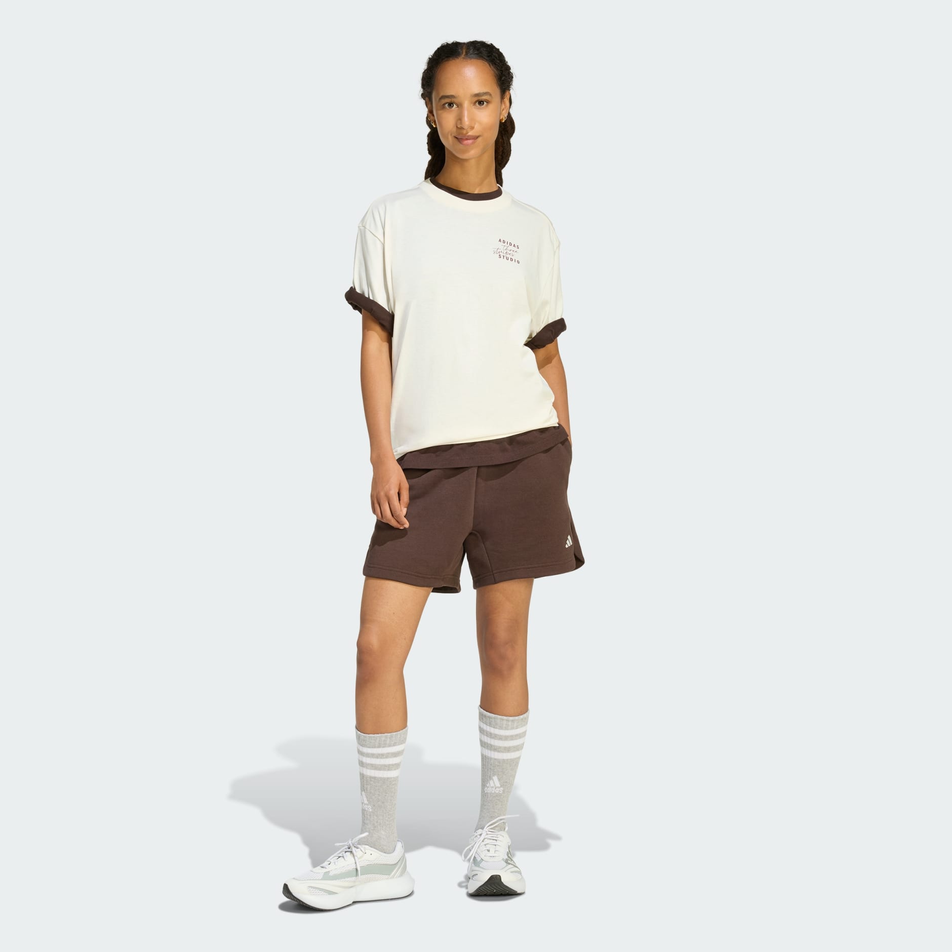 חולצת טי בויפרנד של סטודיו 3 סטריפס