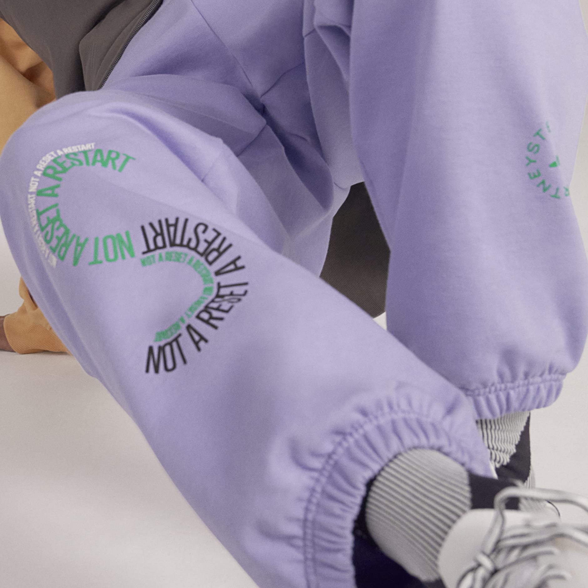 aSMC SWEATPA