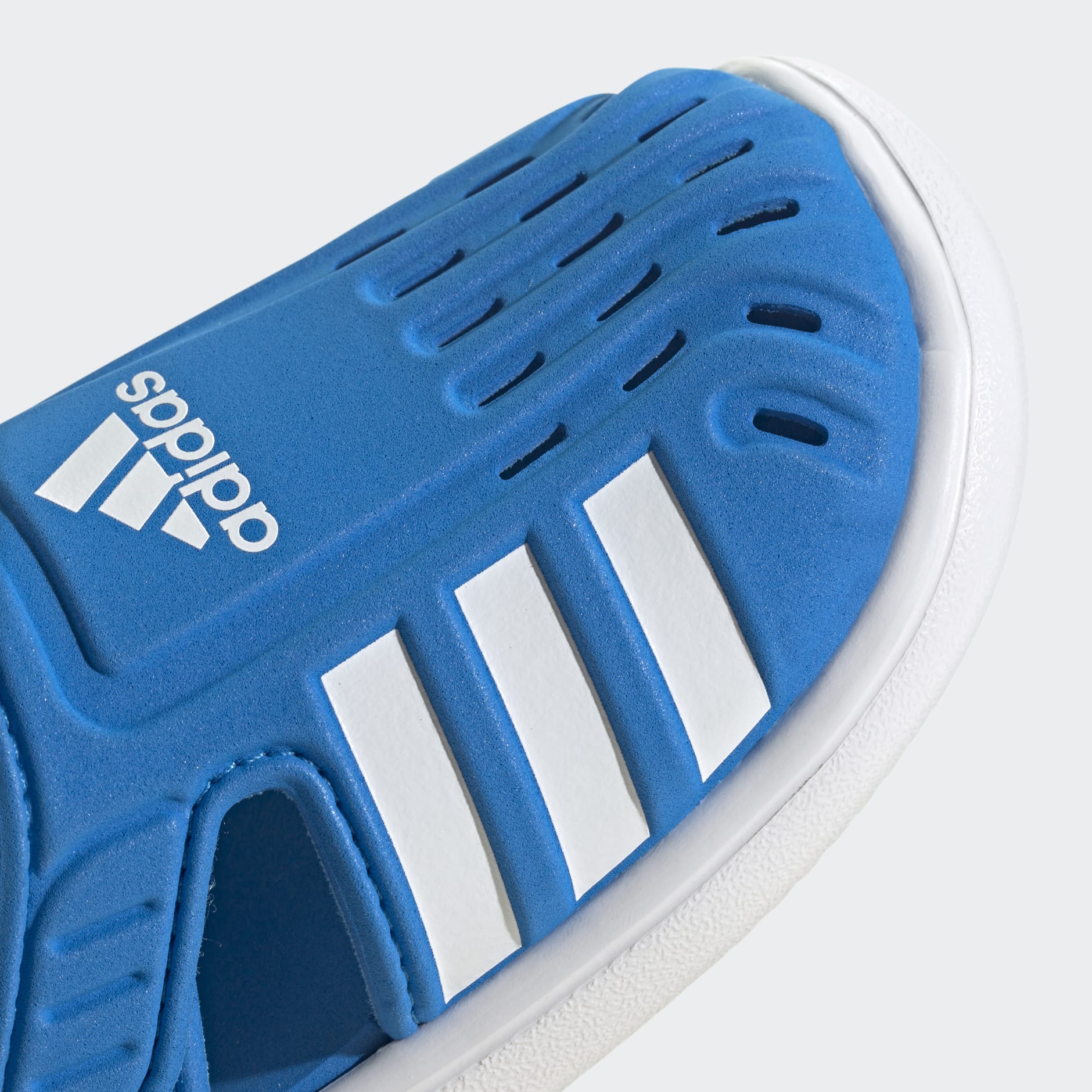 Closed-Toe Summer Water Sandals