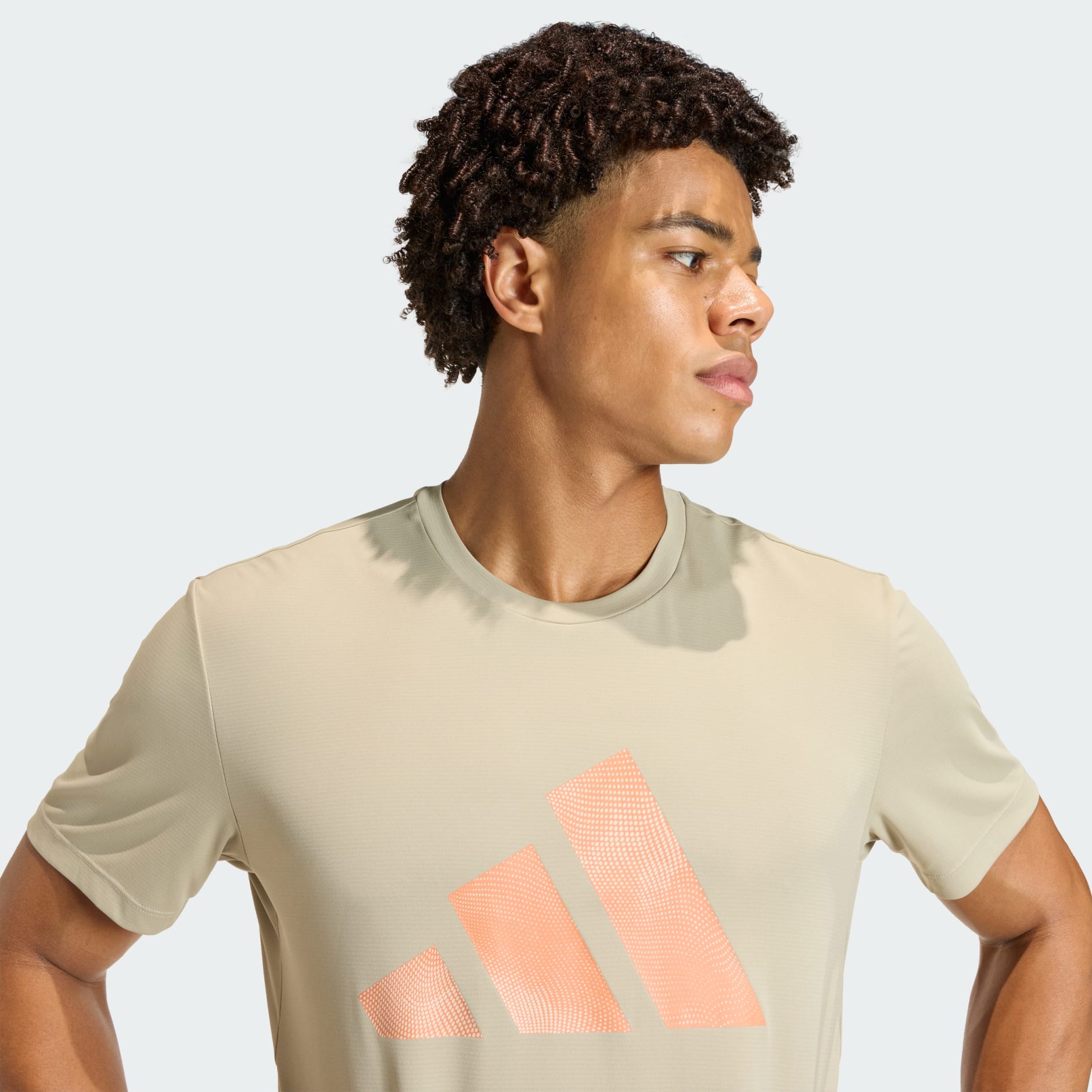 adi365 Running Essentials Brand Love T-shirt