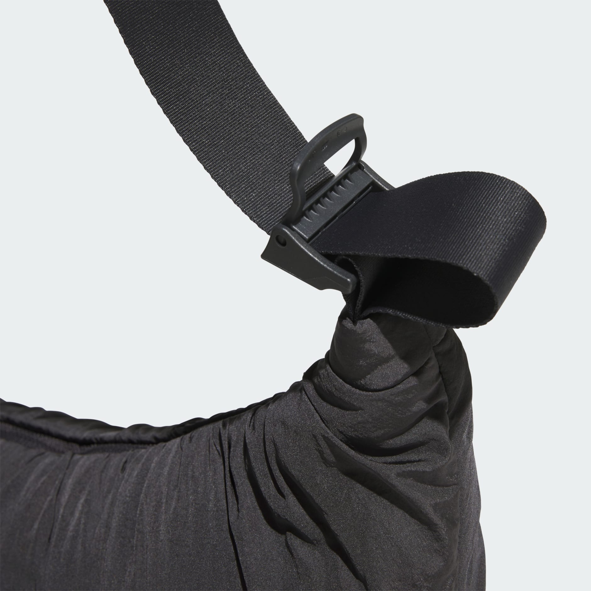 MUST HAVES 斜孭袋