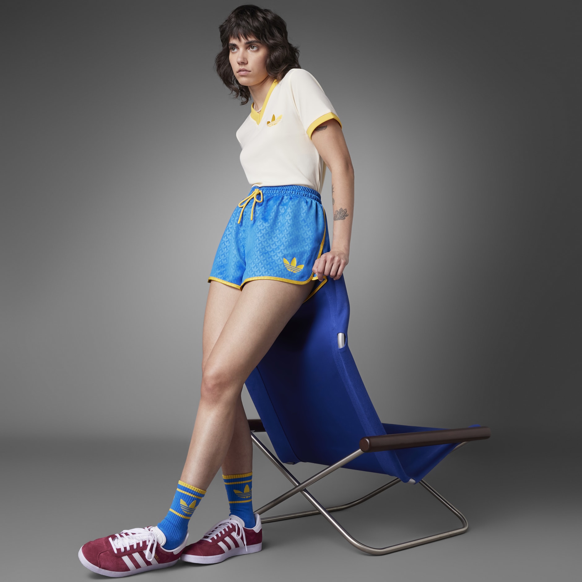 Adicolor 70s V-Neck Tee