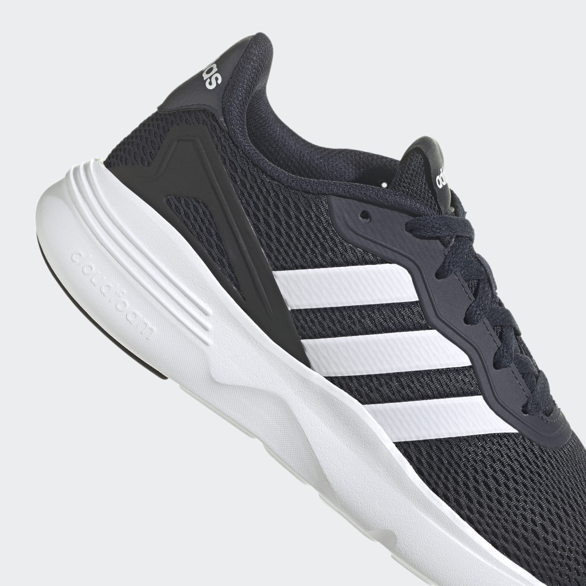 Tenis Nebzed Cloudfoam