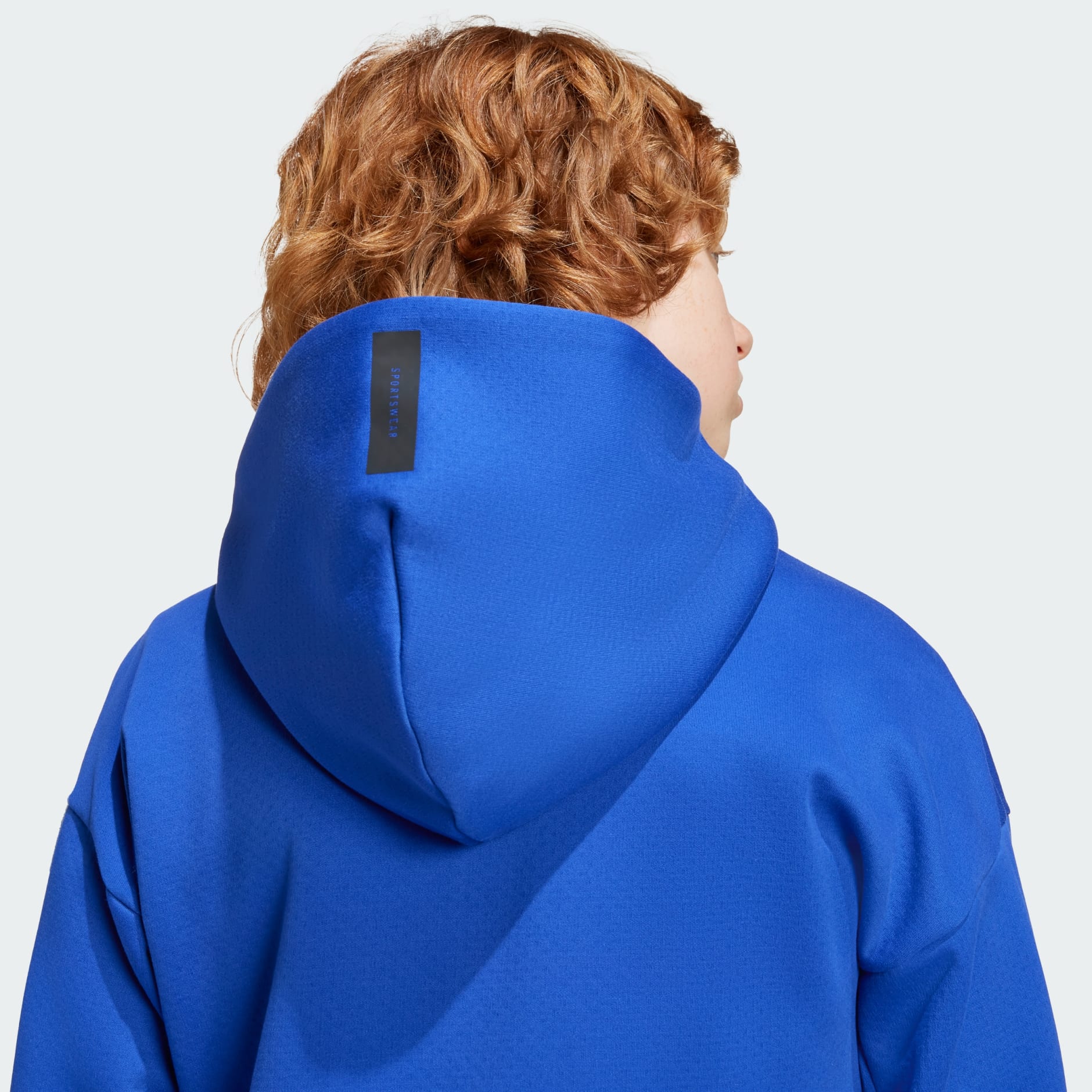 Veste de surv&ecirc;tement &agrave; capuche enti&egrave;rement zipp&eacute;e adidas Z.N.E.
