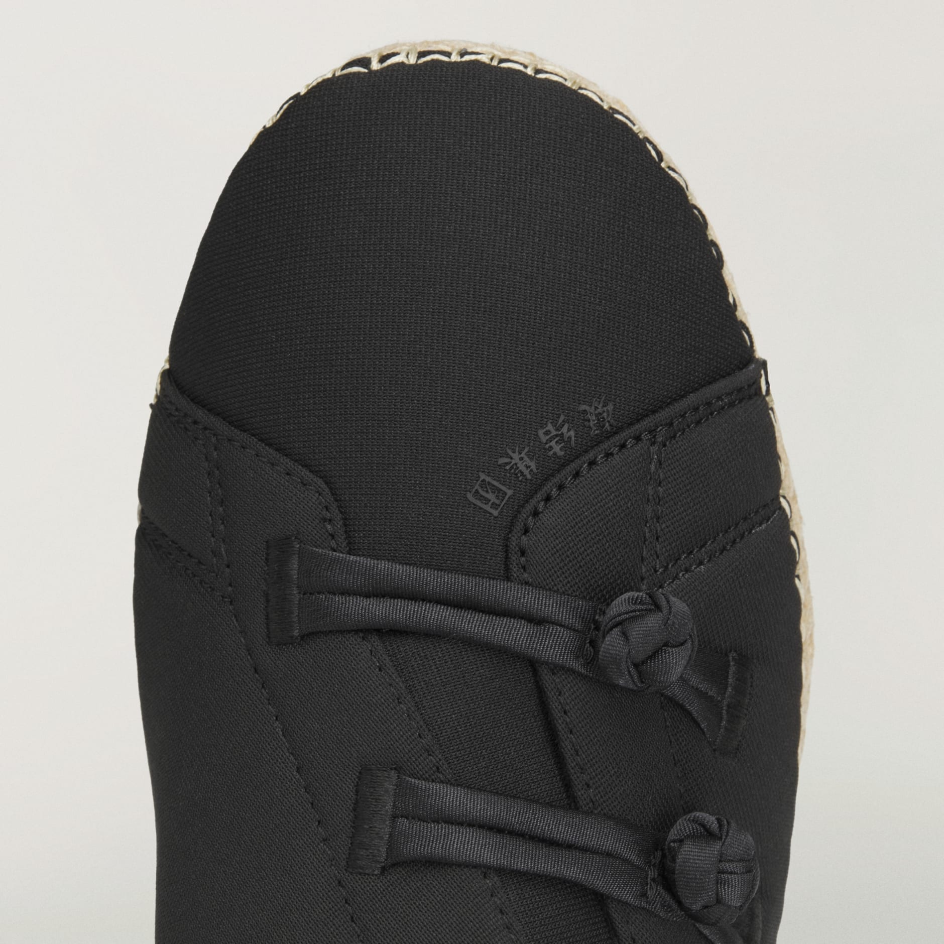 CLOT QI FLOW BY EDISON Shoes