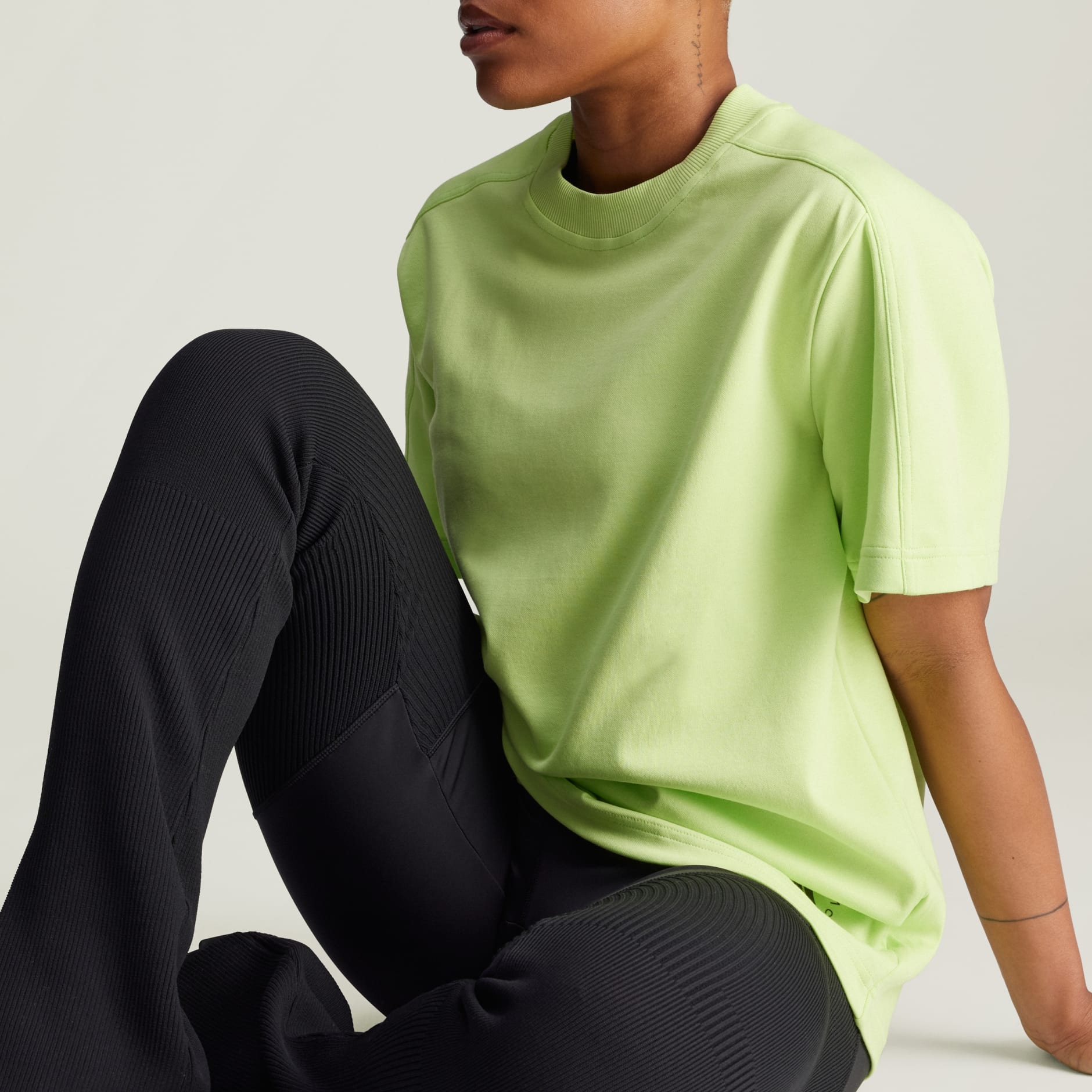 Tシャツ・カットソー STELLA MCCARTNEY Woman T-Shirt Green 6J02733SPY53 3442 STELLA MCCARTNEY: T-shirt woman - Black | Stella McCartney t