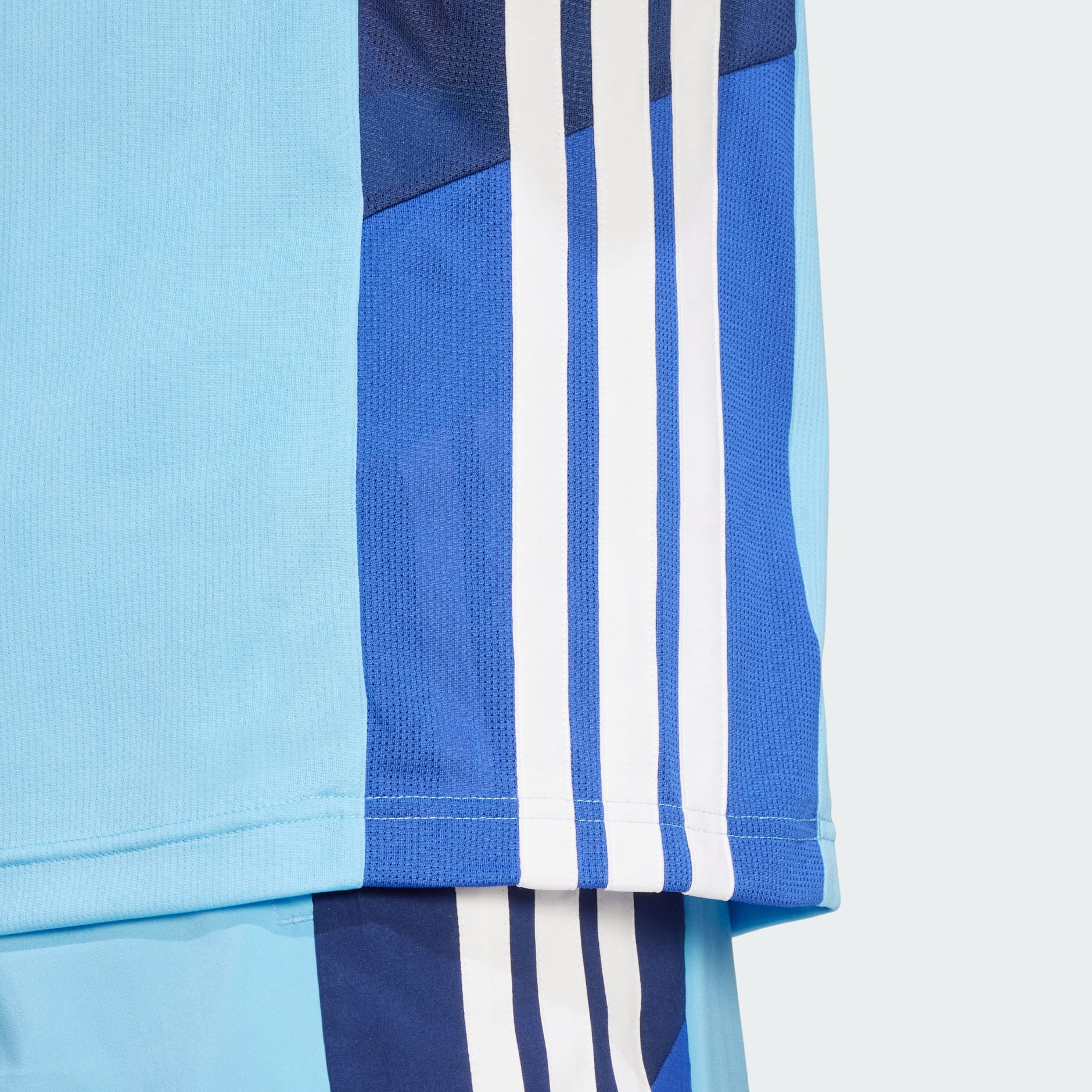 Tricou Train Essentials Seasonal Colorblock