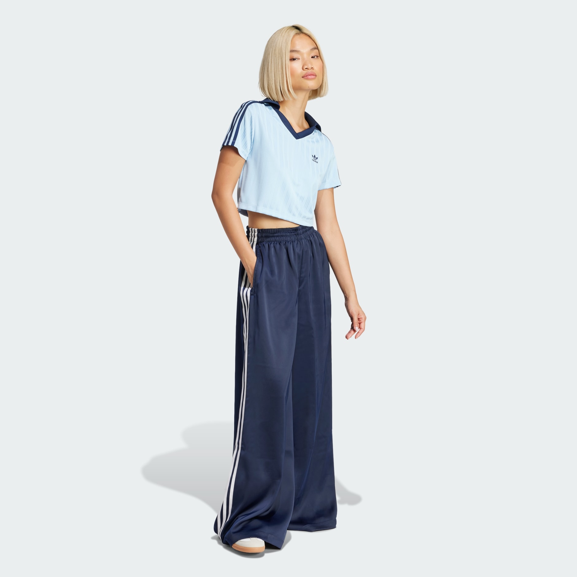 CLOTHING - Adicolor Football Jacquard V-Neck Crop Polo Shirt