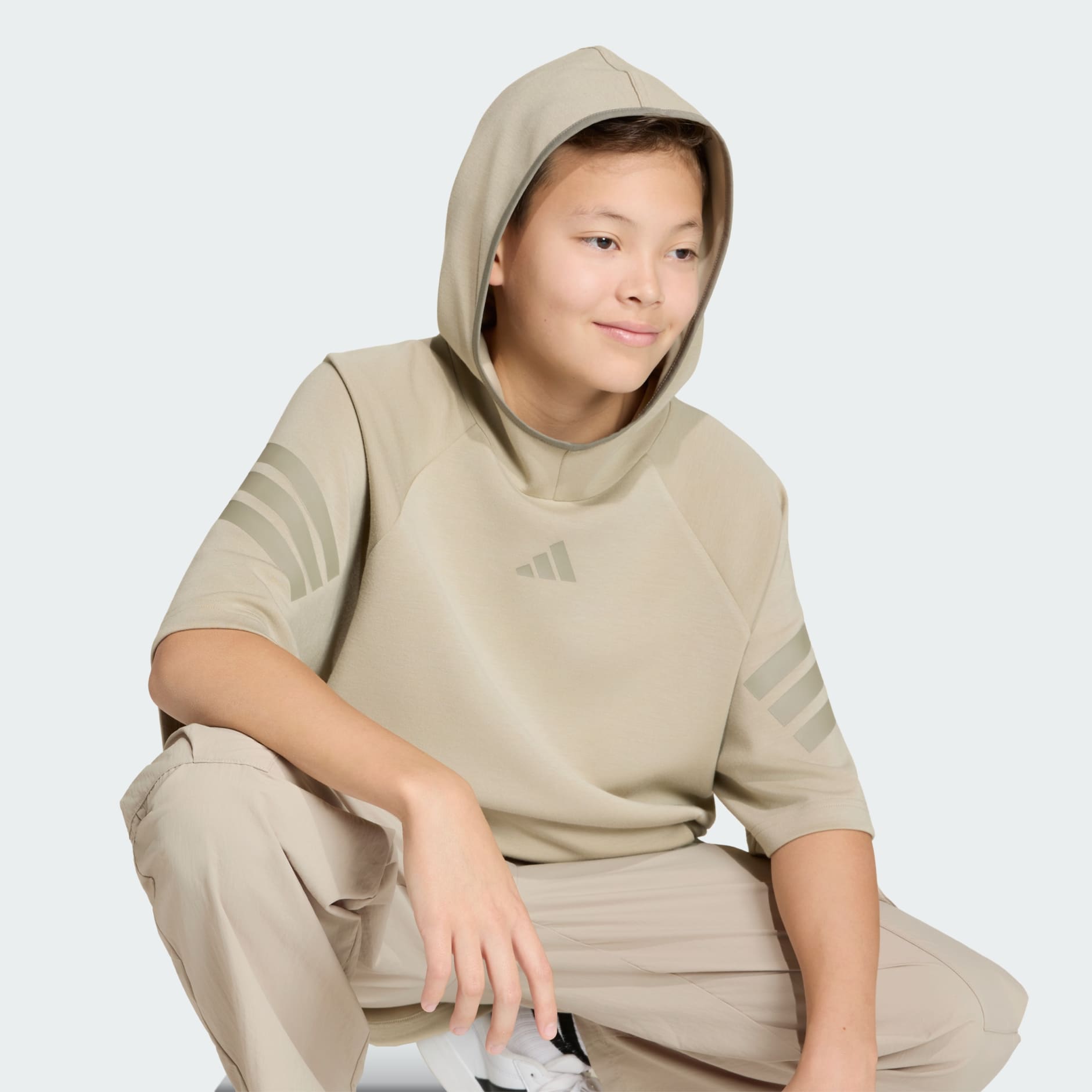 HANORAC CU M&Acirc;NECĂ SCURTĂ FUTURE ICONS CU 3 DUNGI