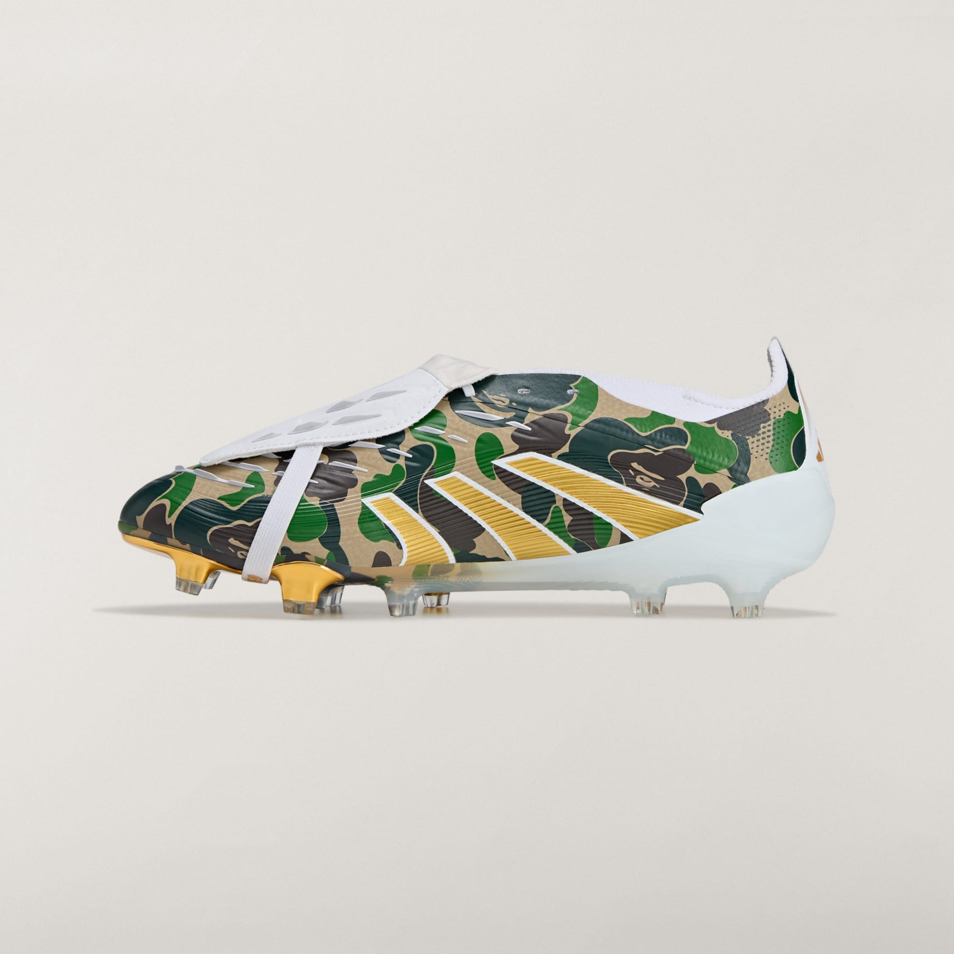 Ghete BAPE x adidas Predator Elite cu limbă pliabilă pentru teren dur