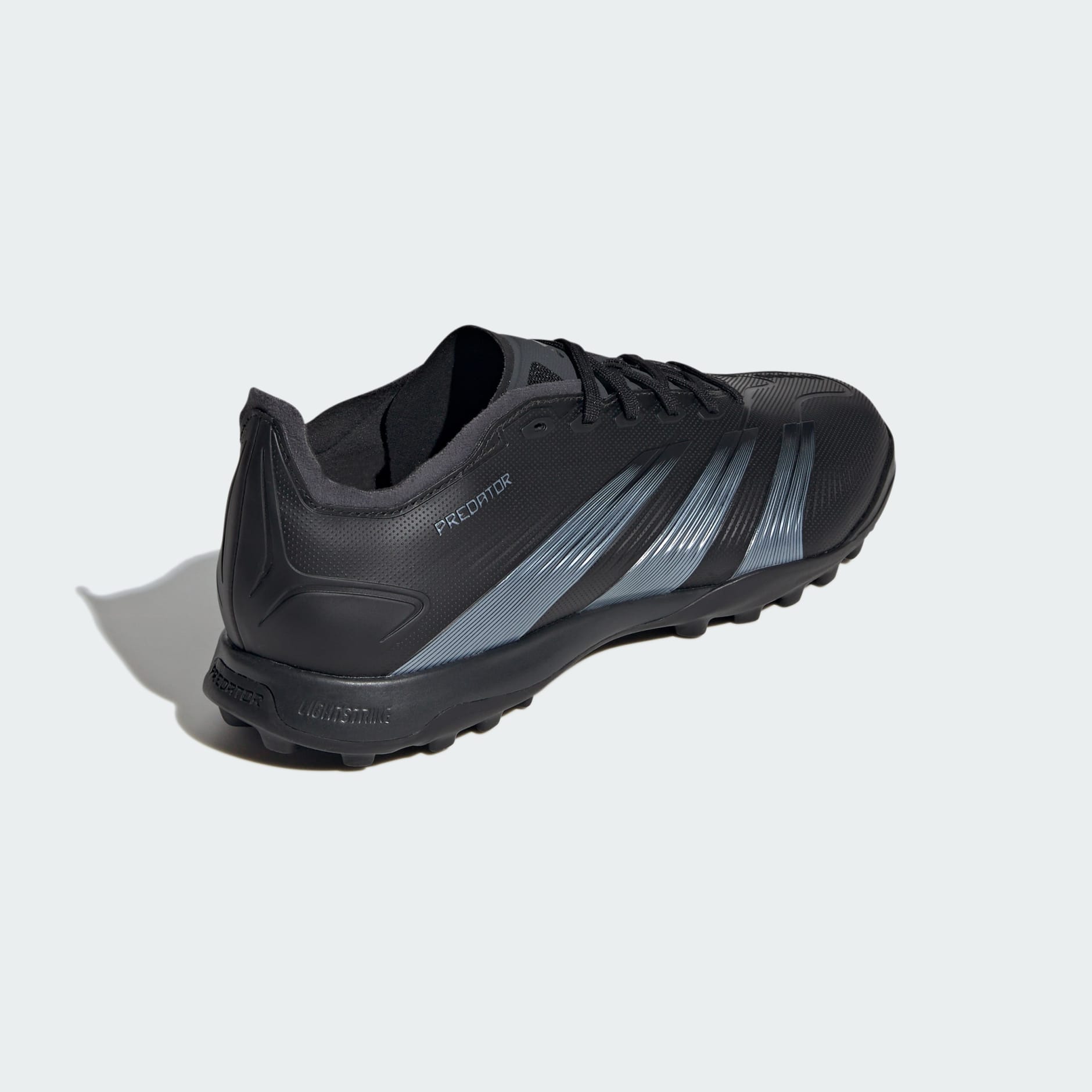 Guayos Predator 24 League Low Pasto Sintético