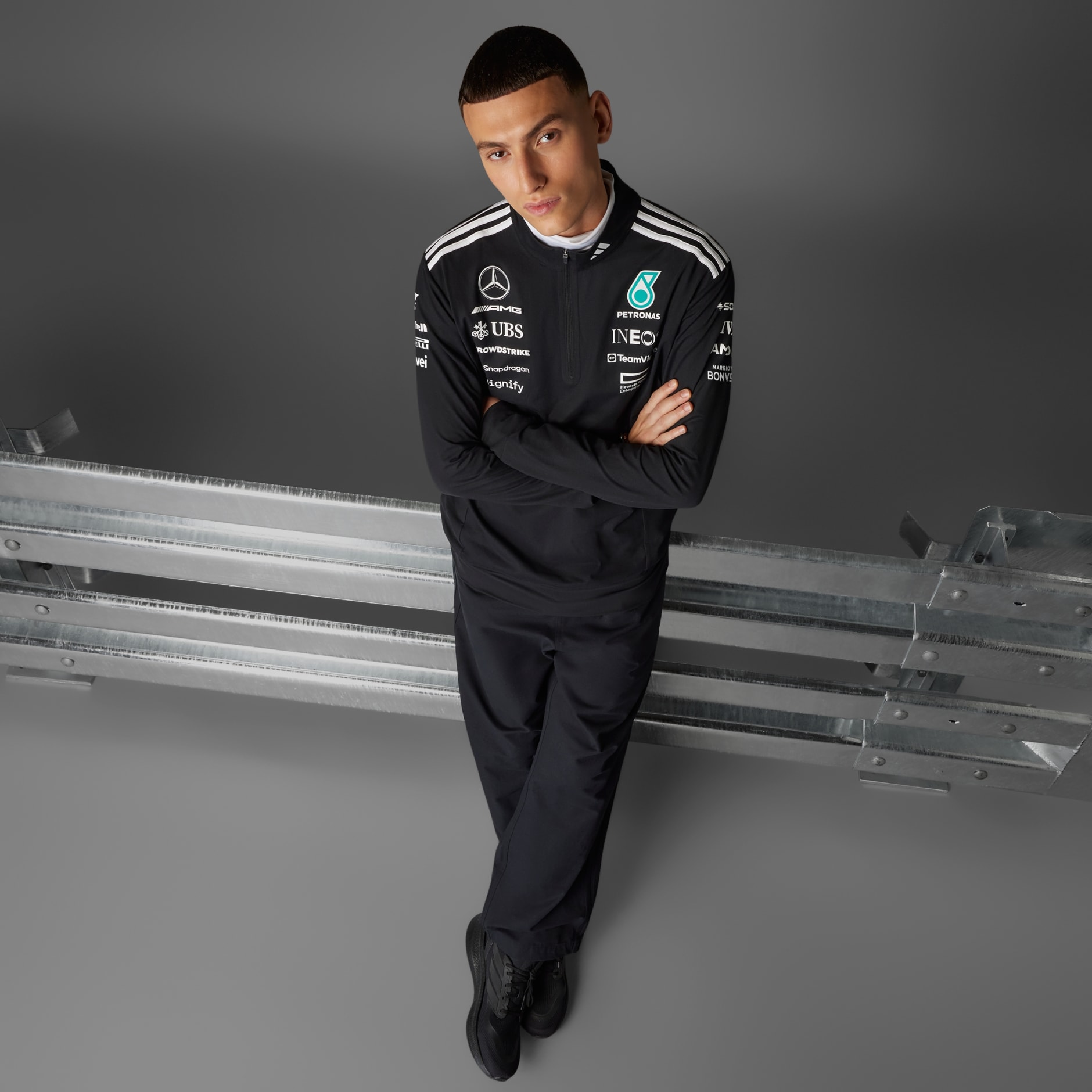 MERCEDES - AMG PETRONAS FORMULA ONE TEAM 1/4 ZIP