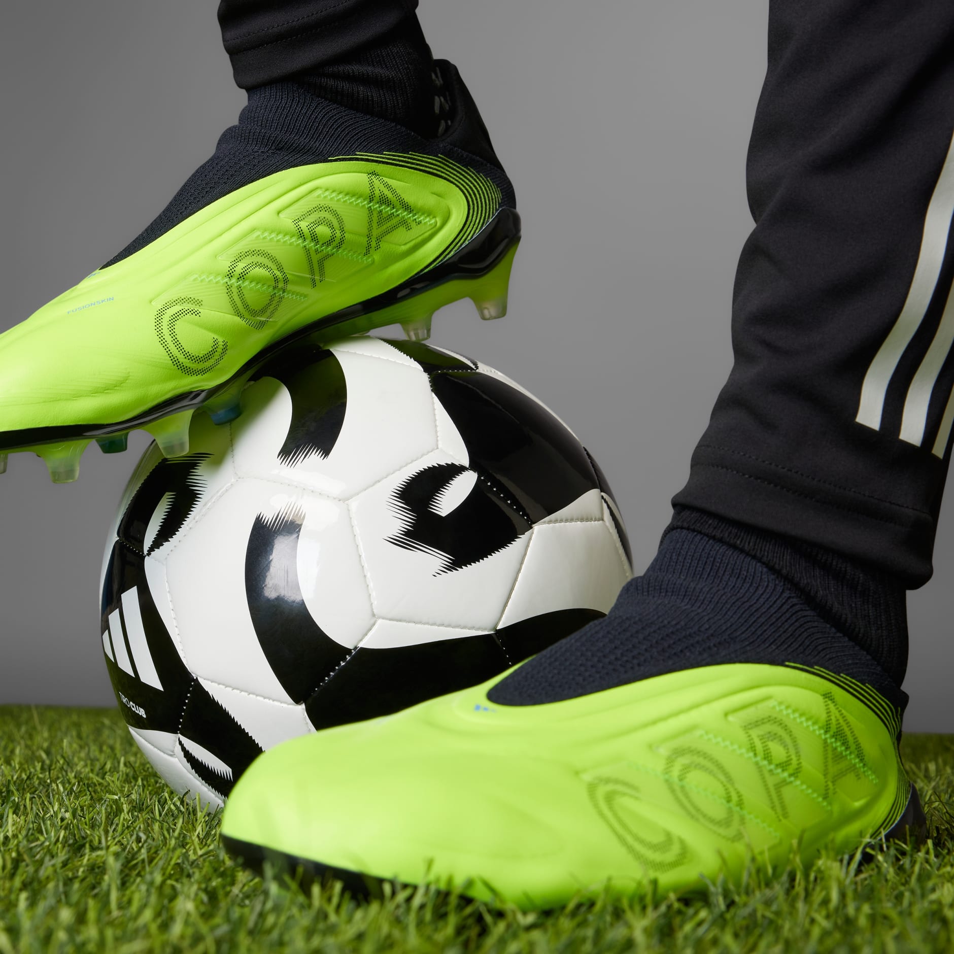 Ghete de fotbal Copa Pure 3 Elite fără șireturi pentru teren ferm